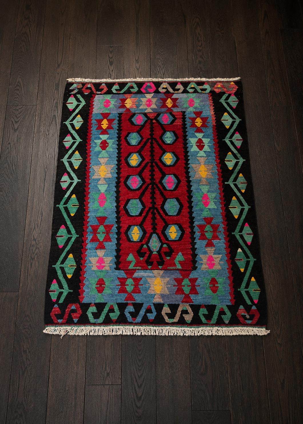 Handwoven Turkish Uşak Kilim – 100 × 140 cm – Colourful Tribal Wool Rug