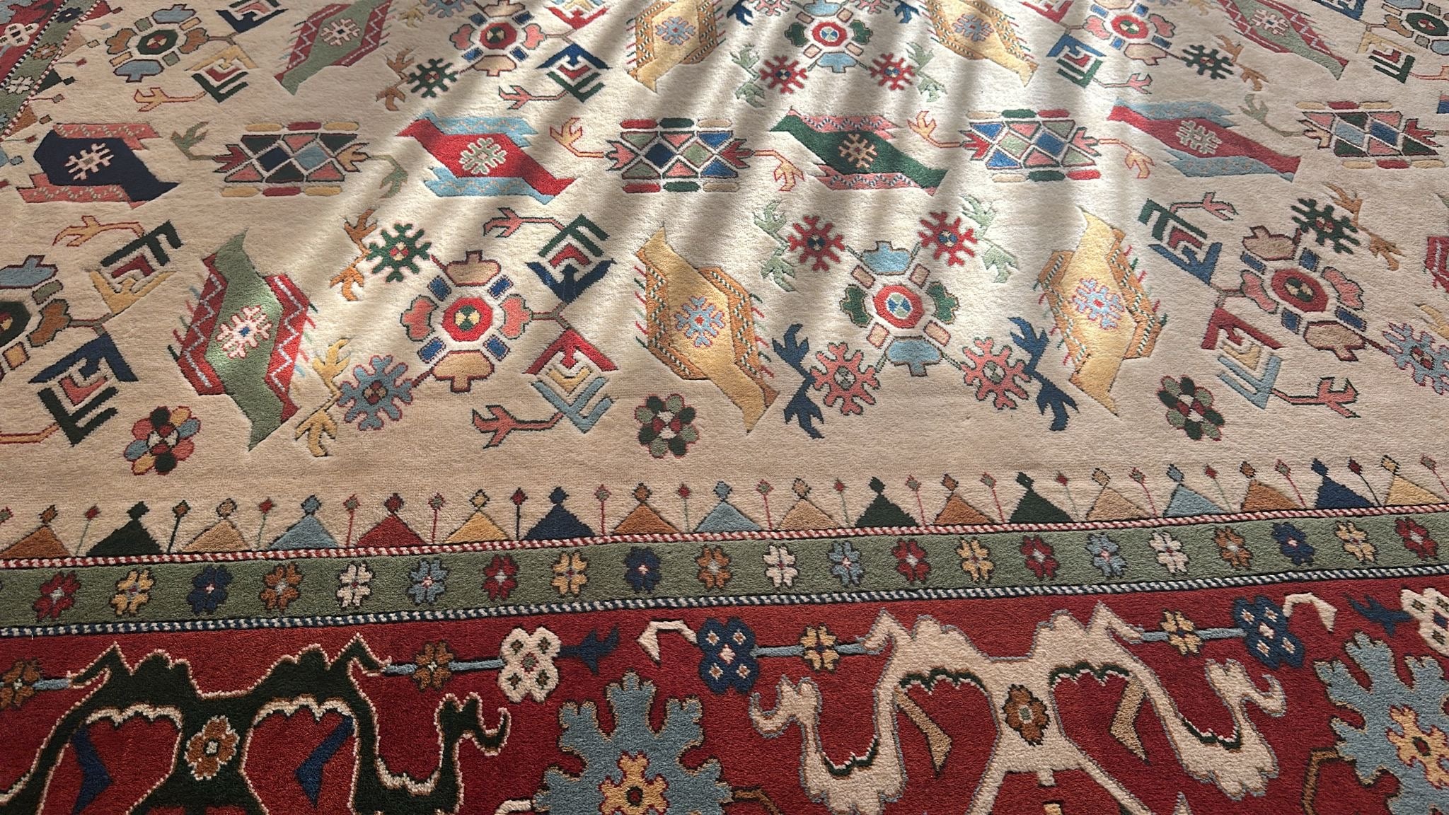 Antique Anatolian Yörük Rug – 206 × 274 cm – Handwoven Wool – Natural Vegetable Dyes – Tribal Geometric