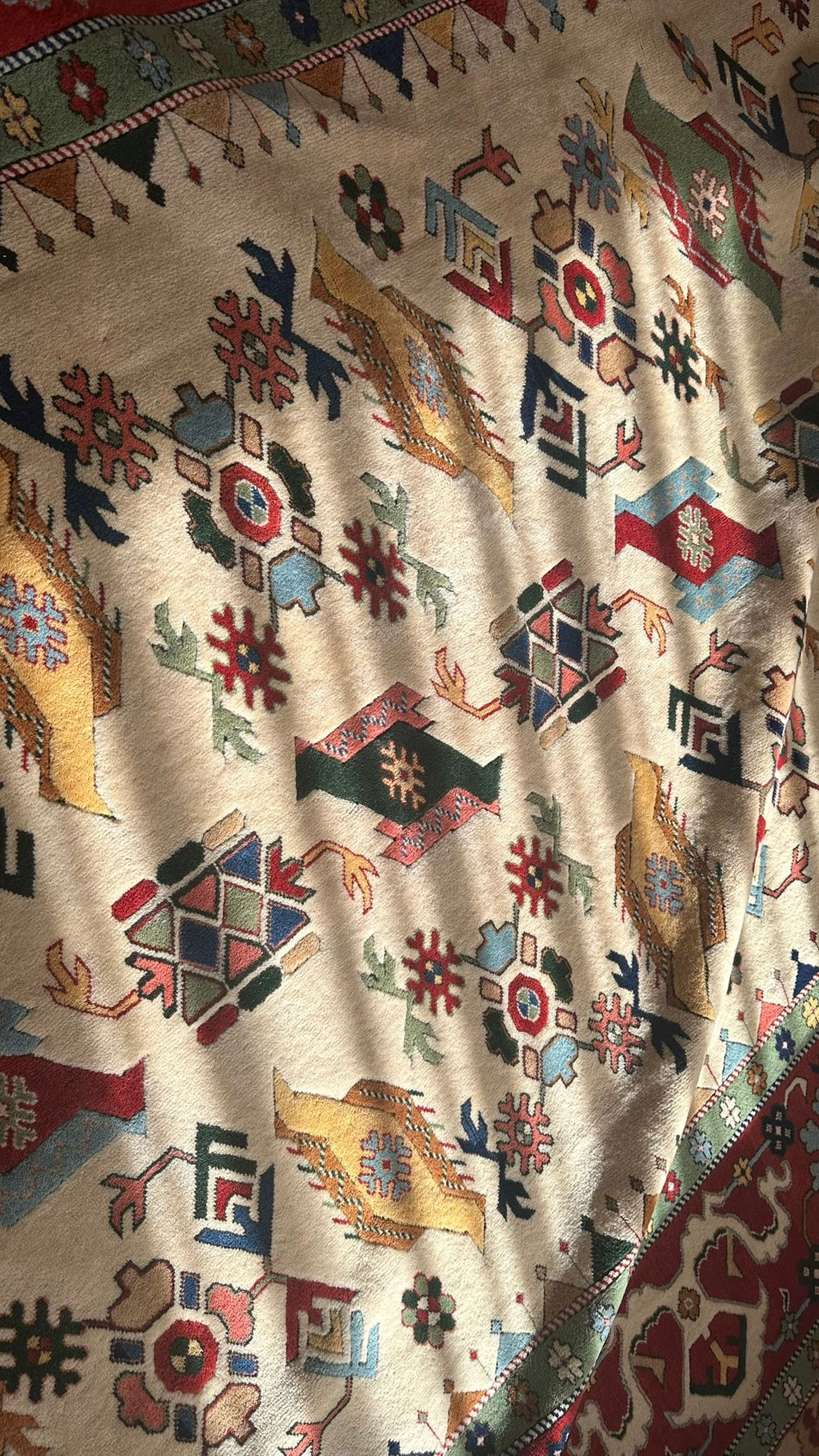 Antique Anatolian Yörük Rug – 206 × 274 cm – Handwoven Wool – Natural Vegetable Dyes – Tribal Geometric