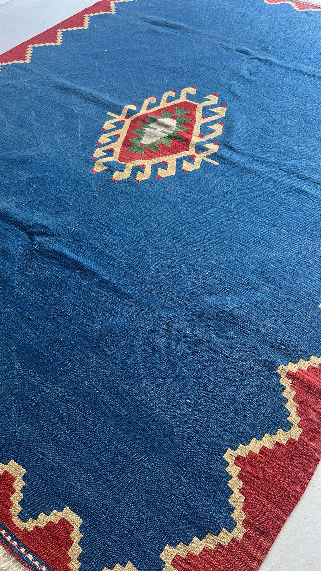 Vintage Turkish Denizli Kilim 167x232 cm – Handwoven Wool Tribal Blue Rug