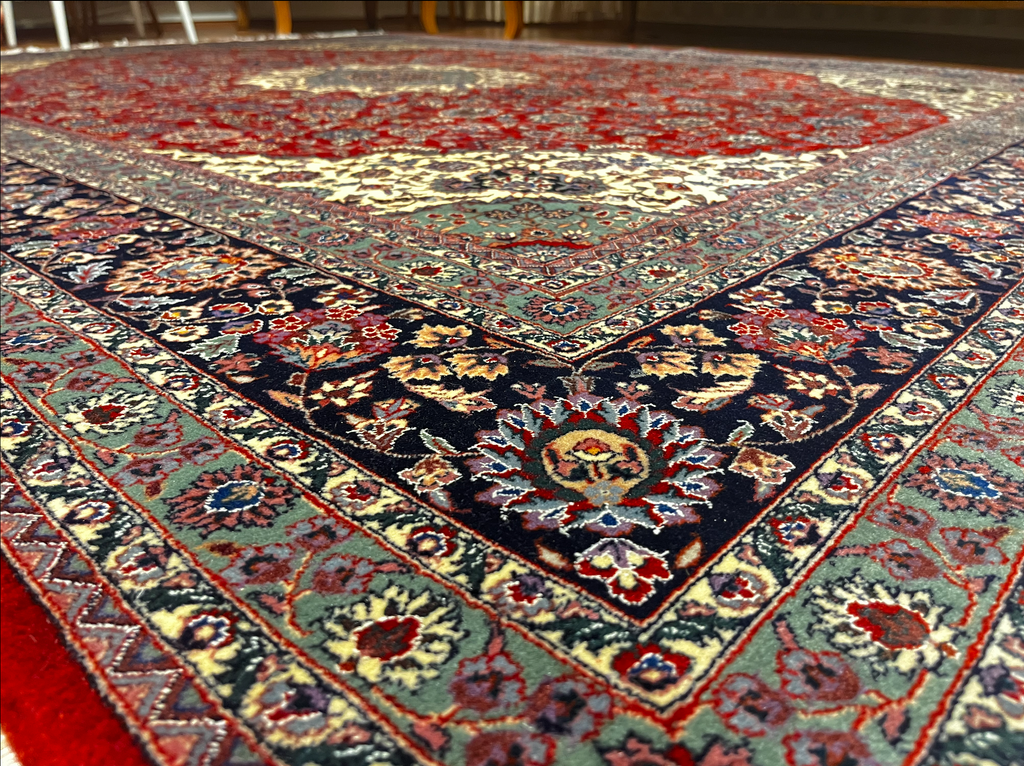 Turkish-Made Isfahan Style Rug – 305 × 245 cm – Fine Wool & Silk Highlights – Luxury Floral Medallion