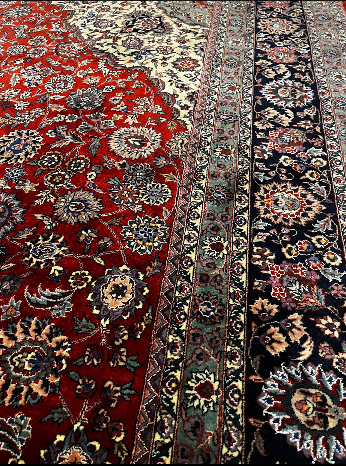 Turkish-Made Isfahan Style Rug – 305 × 245 cm – Fine Wool & Silk Highlights – Luxury Floral Medallion