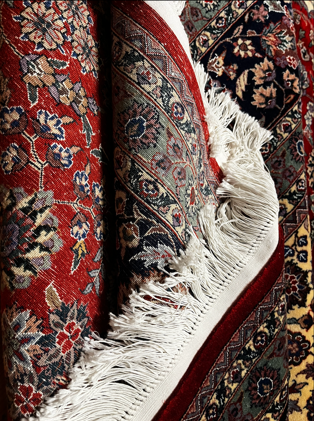 Turkish-Made Isfahan Style Rug – 305 × 245 cm – Fine Wool & Silk Highlights – Luxury Floral Medallion