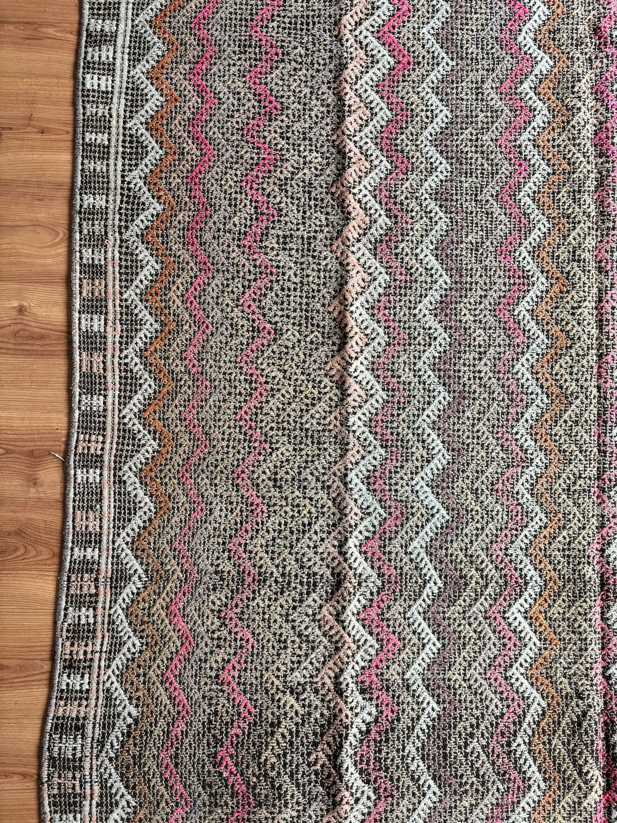 Vintage Manisa Cicim Kilim, Zigzag Pink & Earth, 190 × 337 cm – detail view 2