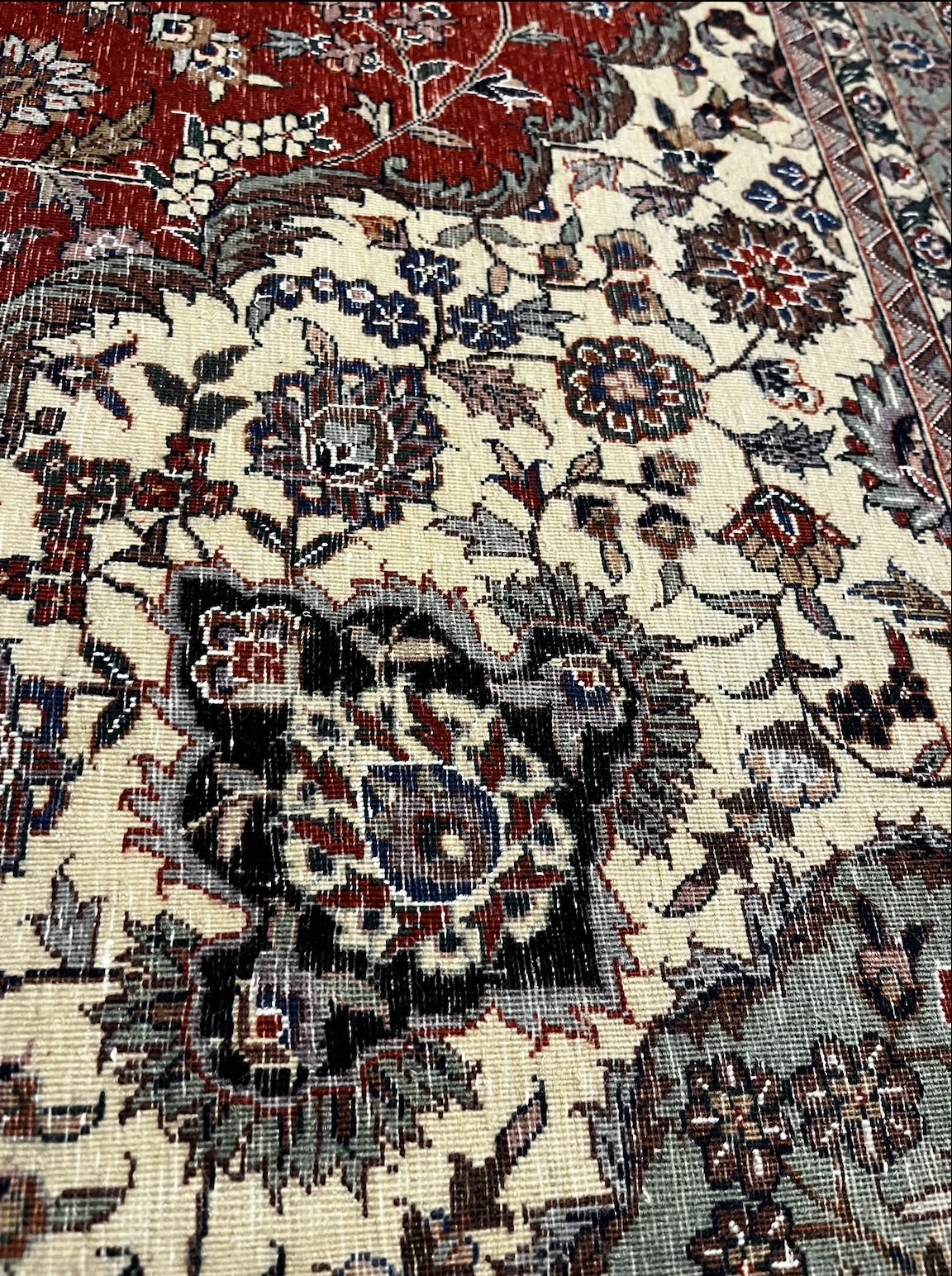 Turkish-Made Isfahan Style Rug – 305 × 245 cm – Fine Wool & Silk Highlights – Luxury Floral Medallion