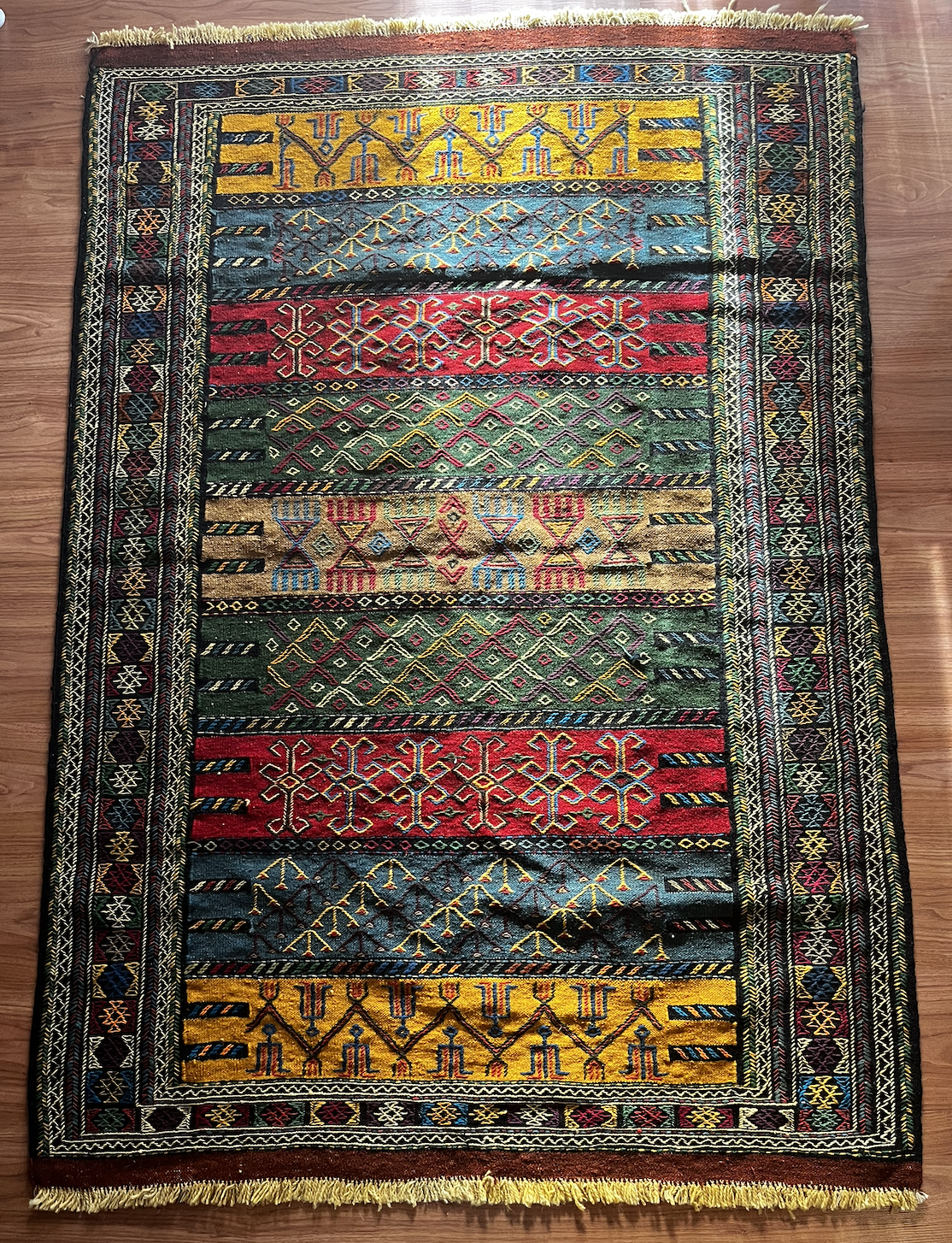 Turkish Kilim Rug – 127 × 187 cm – Raised Relief Weave – Handmade Anatolian Wool – Vintage Tribal Decor