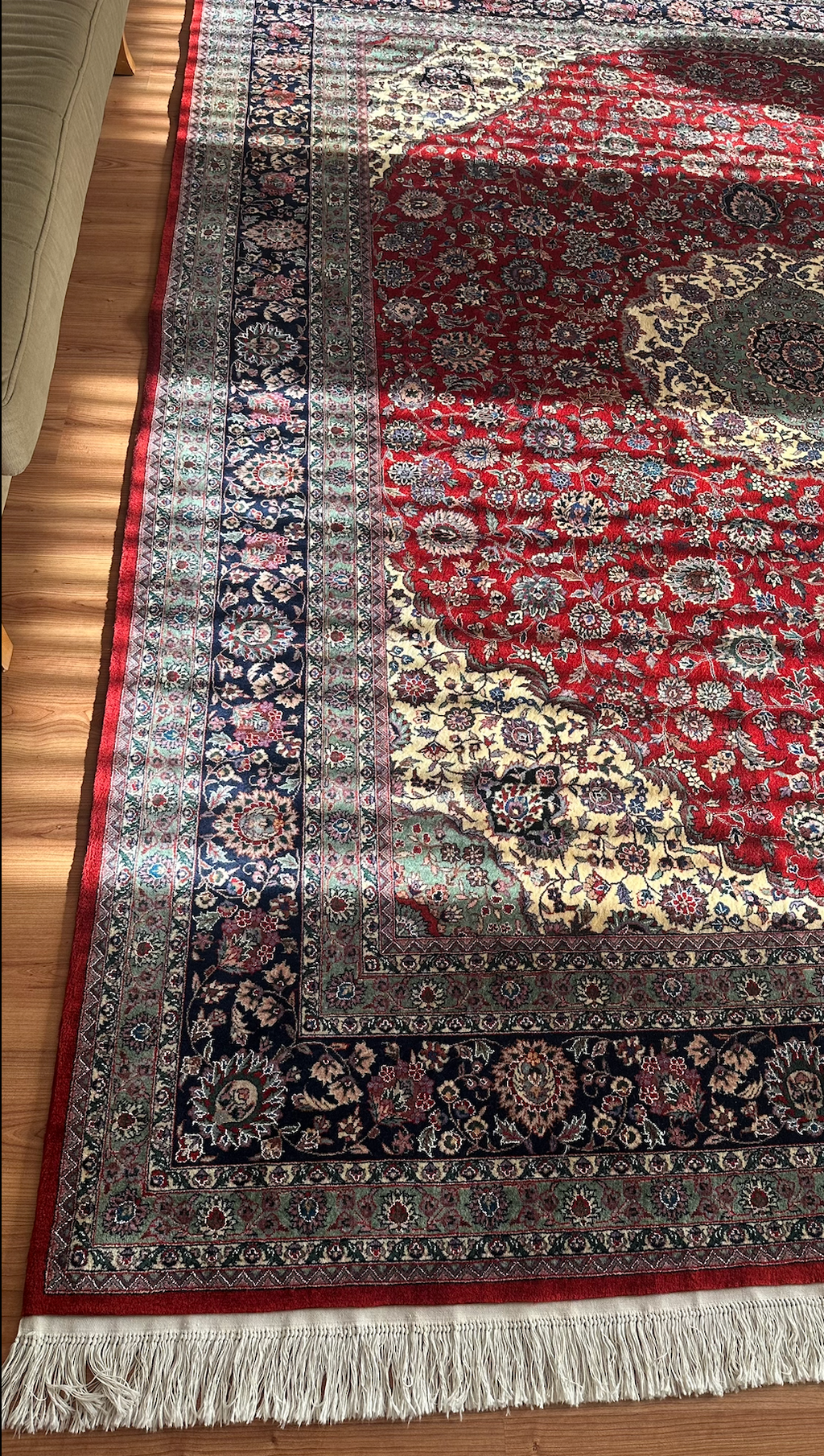 Turkish-Made Isfahan Style Rug – 305 × 245 cm – Fine Wool & Silk Highlights – Luxury Floral Medallion