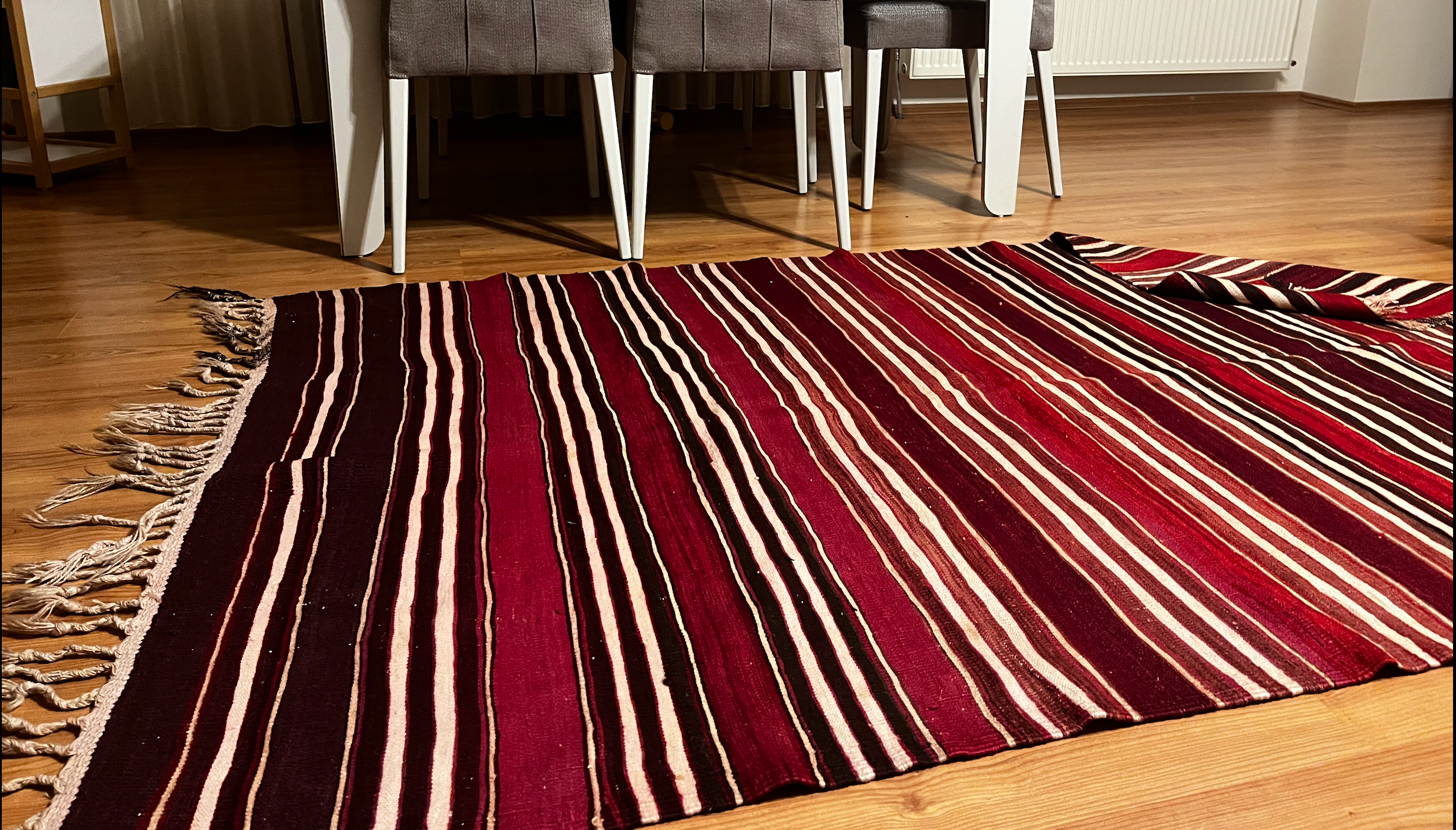 Turkish Vintage Kilim Rug – 140 × 245 cm | Handwoven Wool Flatweave