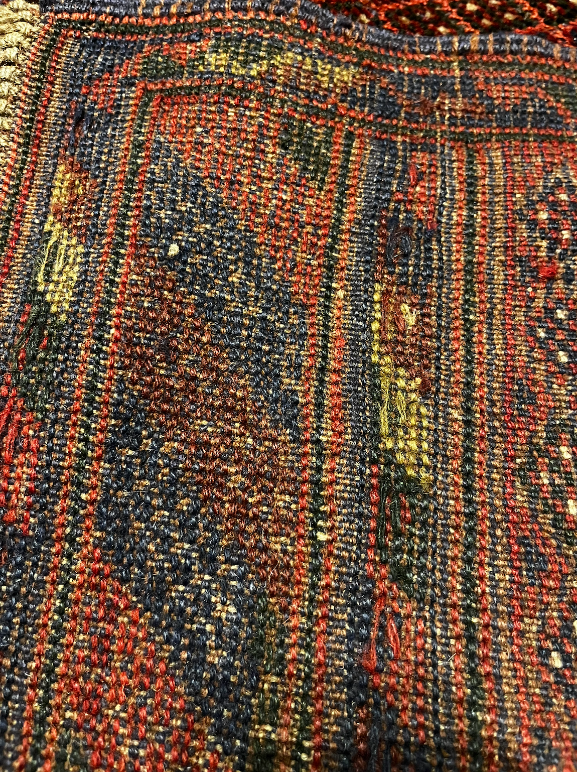 Turkmen Tekke Rug – 110 × 130 cm | Handwoven Wool Tribal Carpet