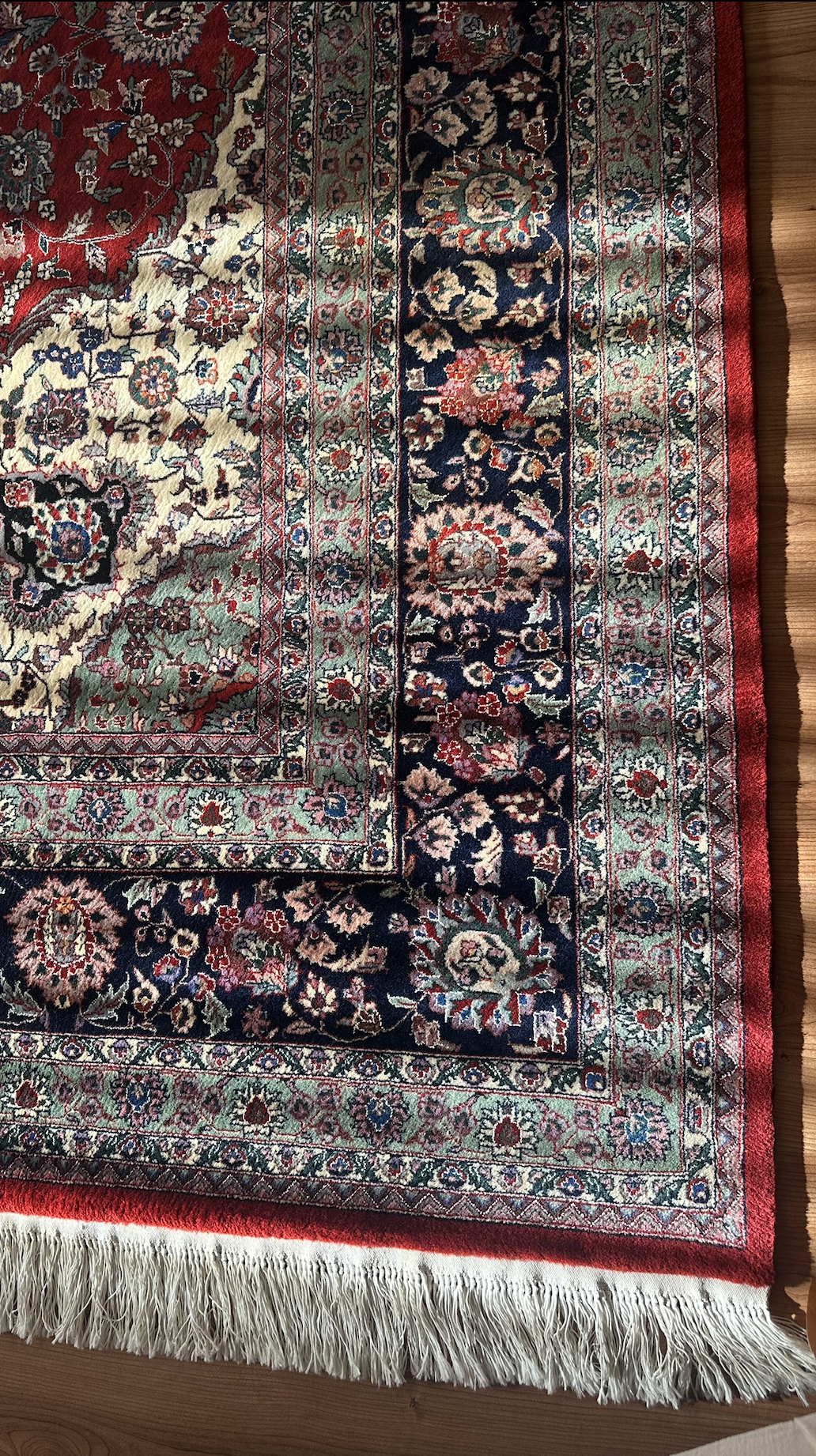 Turkish-Made Isfahan Style Rug – 305 × 245 cm – Fine Wool & Silk Highlights – Luxury Floral Medallion