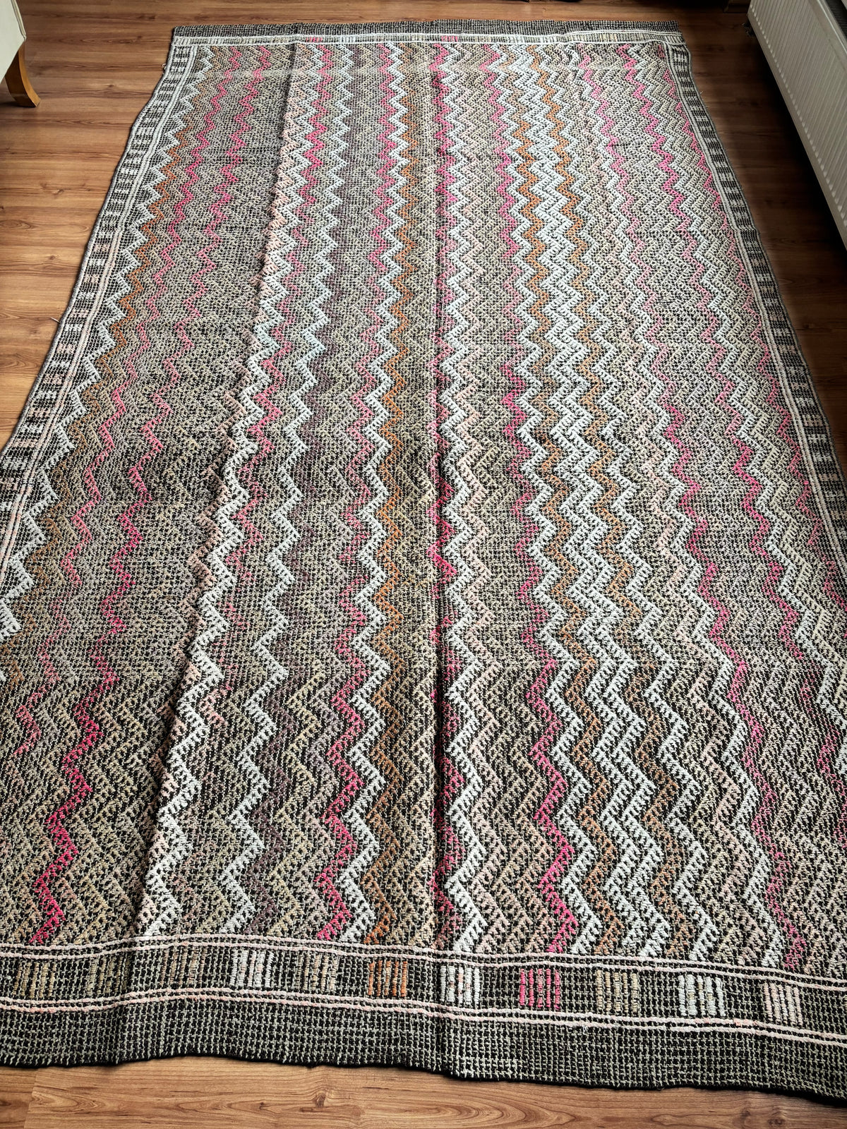 Vintage Manisa Cicim Kilim, Zigzag Pink & Earth, 190 × 337 cm – detail view 6