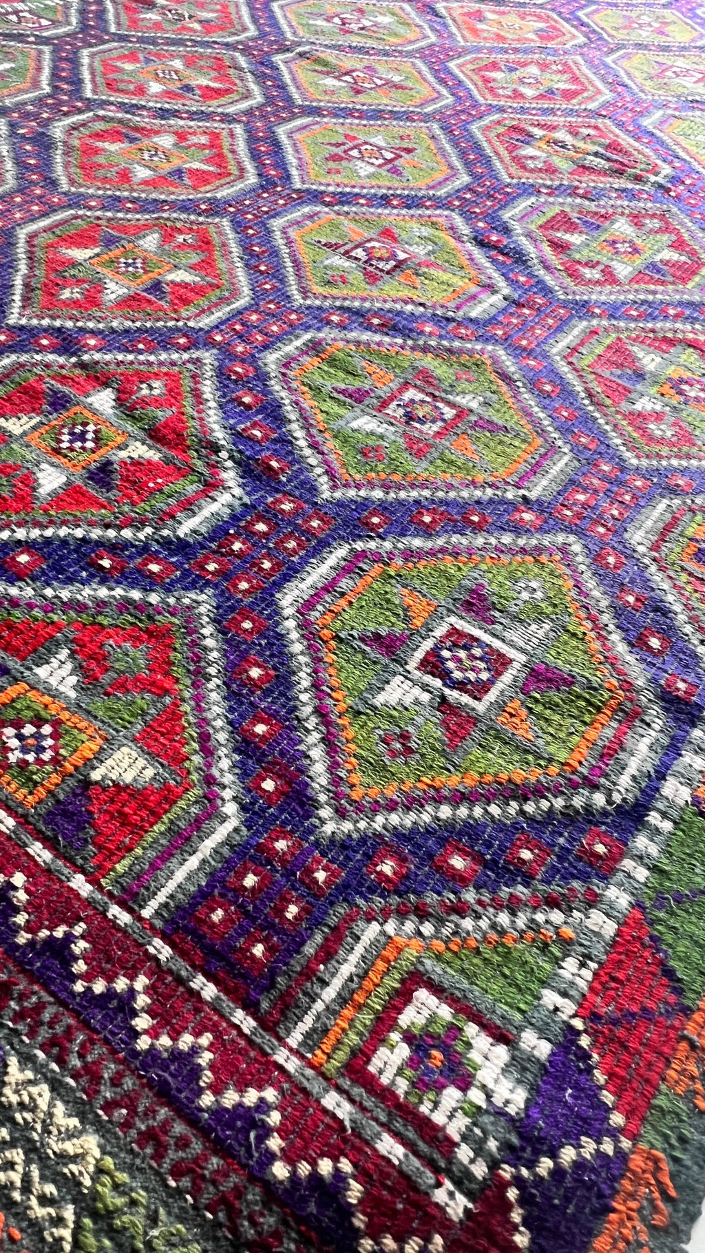 Large Vintage Anatolian Rug – 187x293 cm – Handwoven Wool Statement Carpet