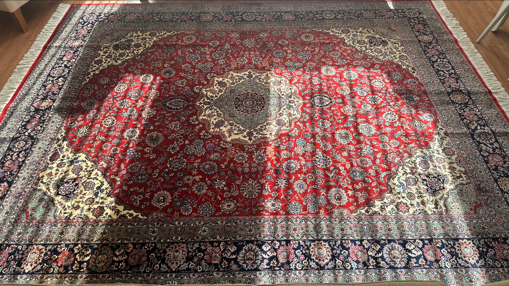 Turkish-Made Isfahan Style Rug – 305 × 245 cm – Fine Wool & Silk Highlights – Luxury Floral Medallion