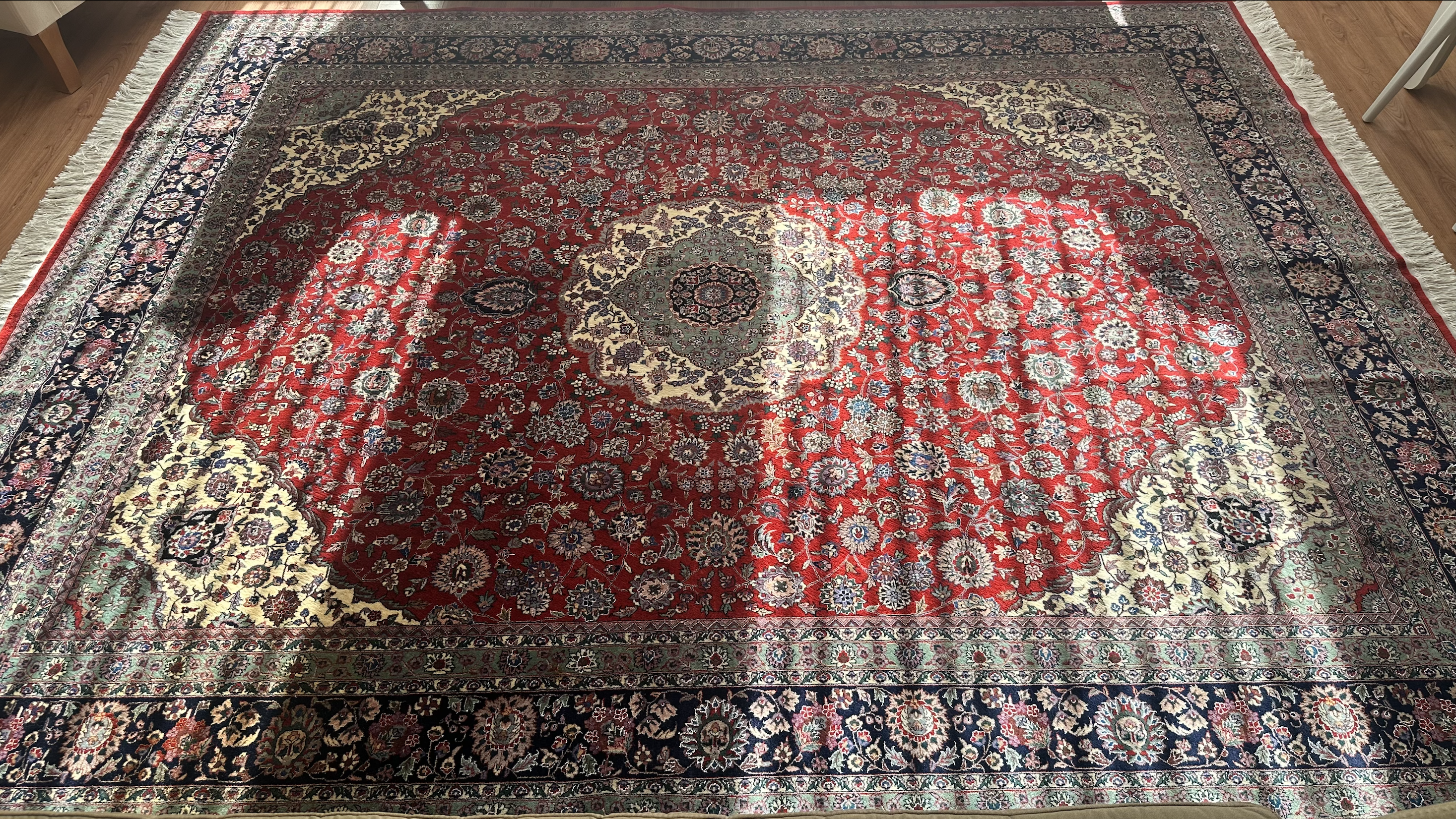 Turkish-Made Isfahan Style Rug – 305 × 245 cm – Fine Wool & Silk Highlights – Luxury Floral Medallion