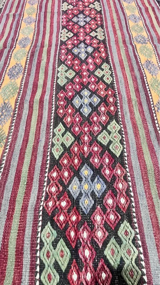 Vintage Anatolian Kilim, Red & Mustard Stripe, 185 × 292 cm – detail view 2