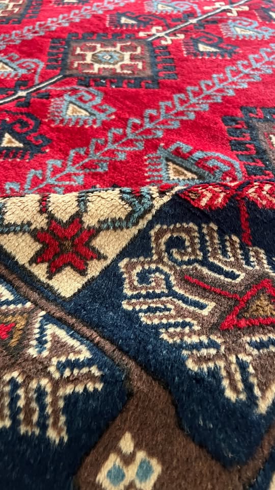 Turkish Döşemealtı Rug, Red Navy, 200 × 300 cm – detail view 7
