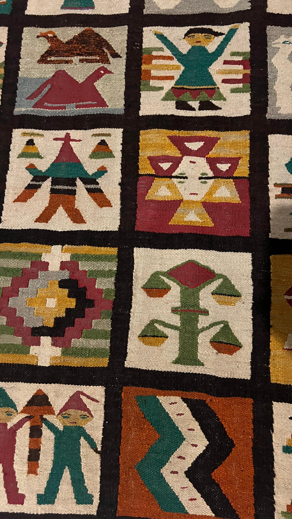 Unique Moroccan Style Kilim Rug – 100x104 cm – Handmade Wool Tribal Piece