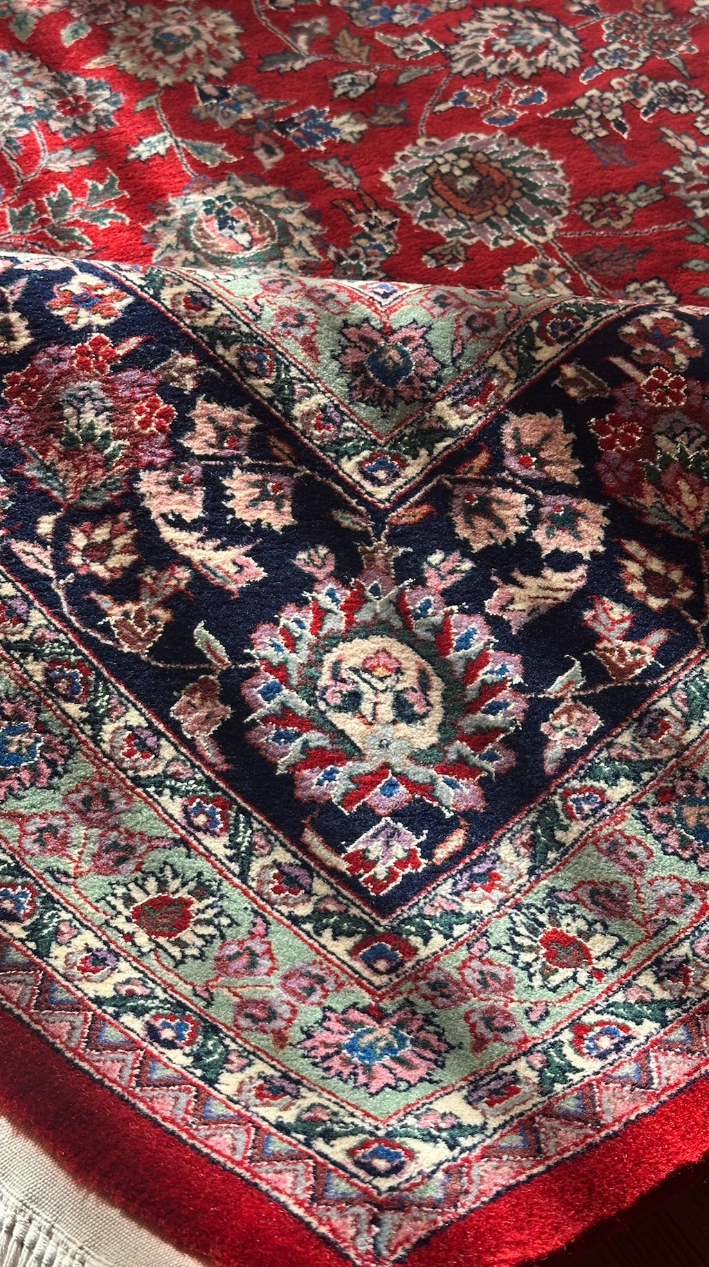 Turkish-Made Isfahan Style Rug – 305 × 245 cm – Fine Wool & Silk Highlights – Luxury Floral Medallion