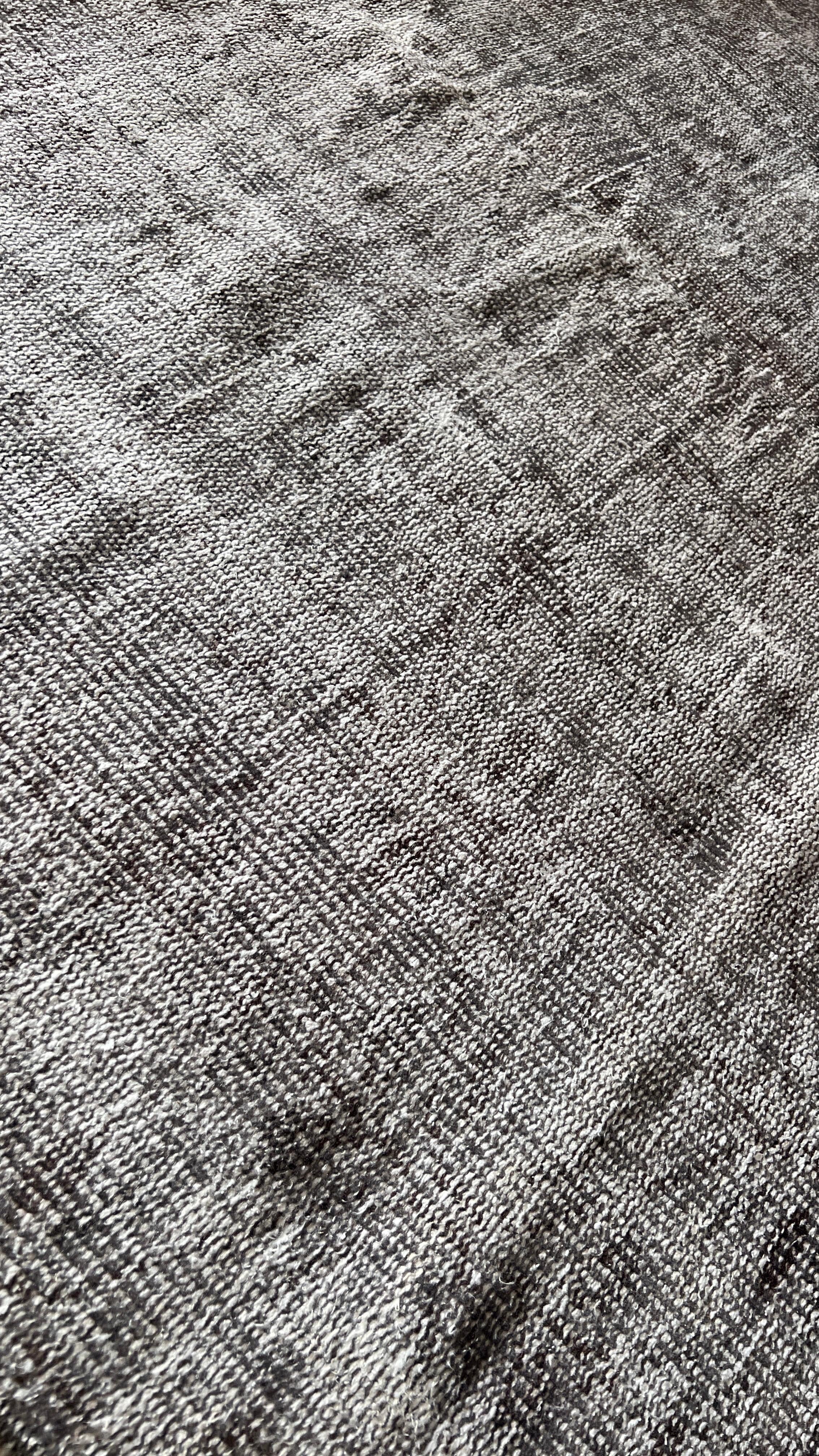 Vintage Minimalist Turkish Rug 160x235 cm – Handwoven Wool Kilim – Charcoal Grey Flatweave