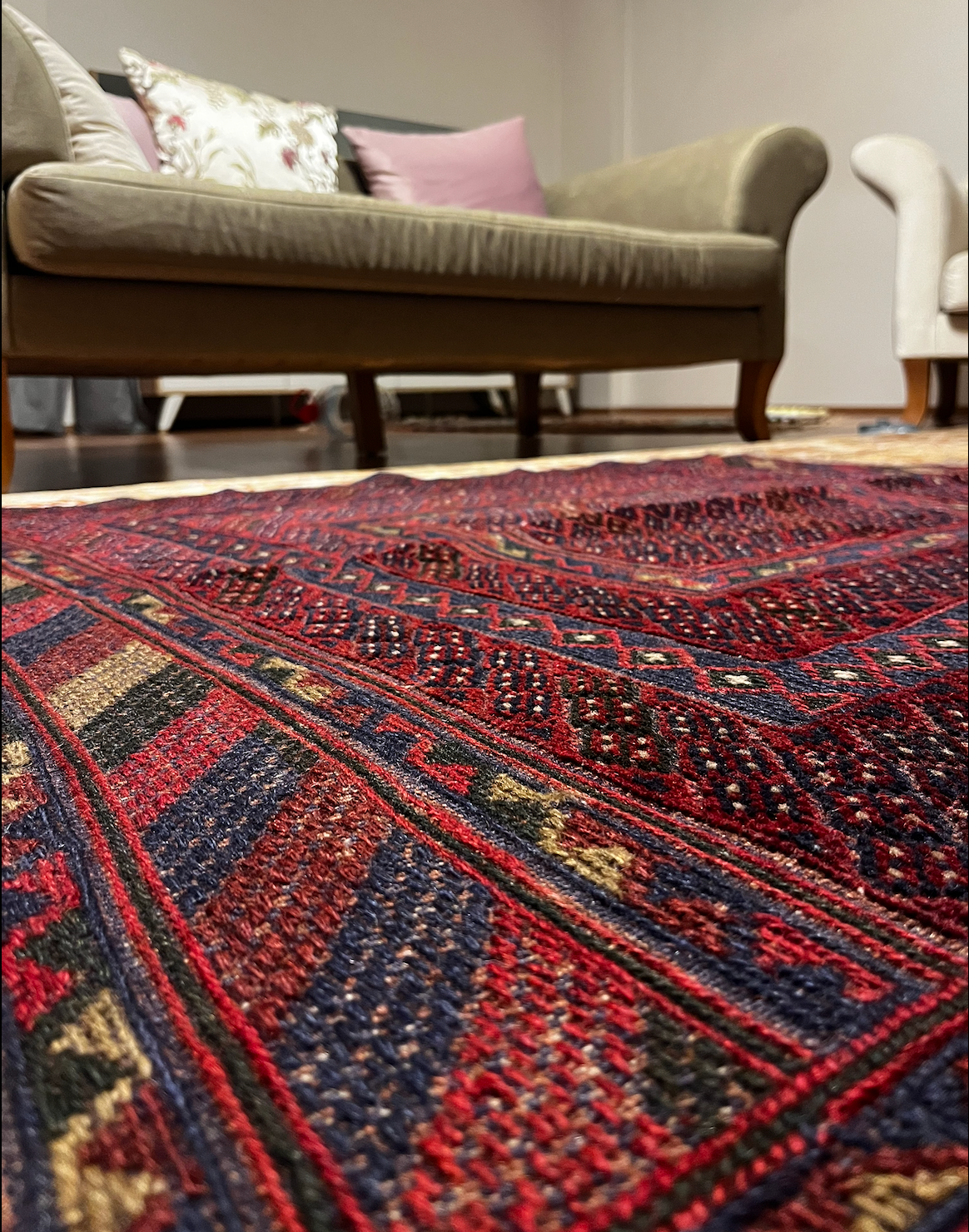 Turkmen Tekke Rug – 110 × 130 cm | Handwoven Wool Tribal Carpet