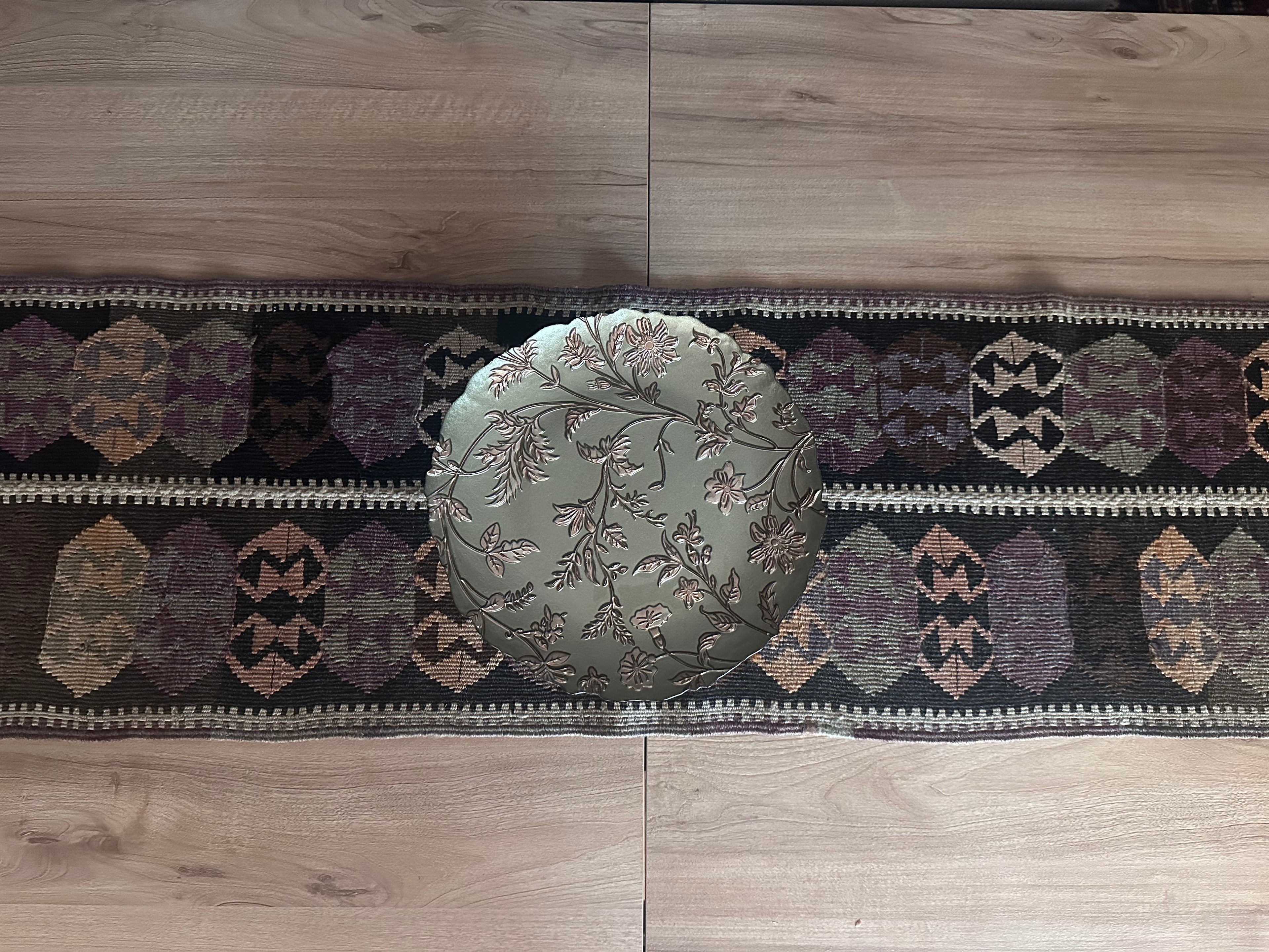 37 × 320 cm Handmade Vintage Kars Kağızman Kilim Runner – Turkish Wool Table Runner