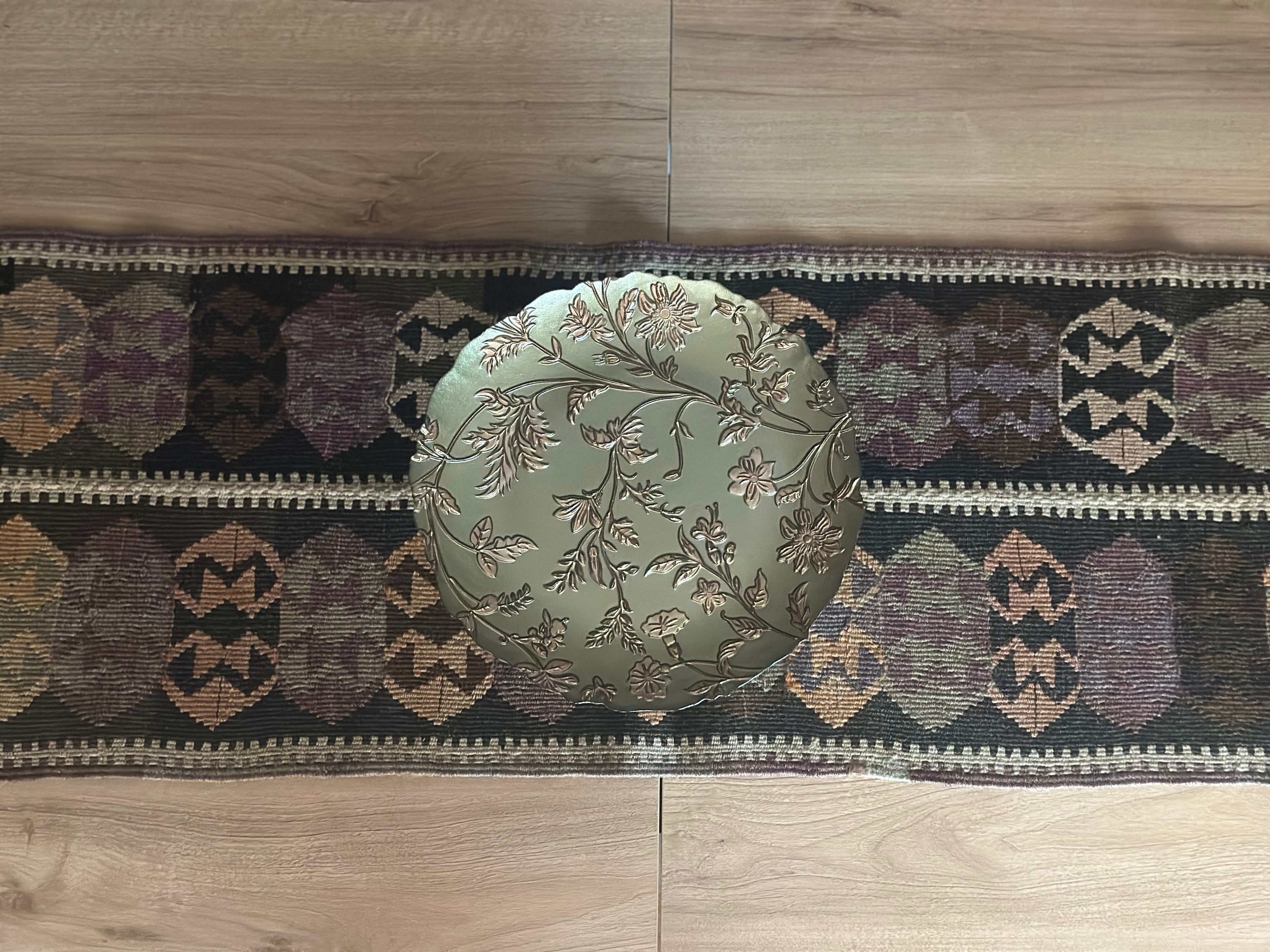 37 × 320 cm Handmade Vintage Kars Kağızman Kilim Runner – Turkish Wool Table Runner