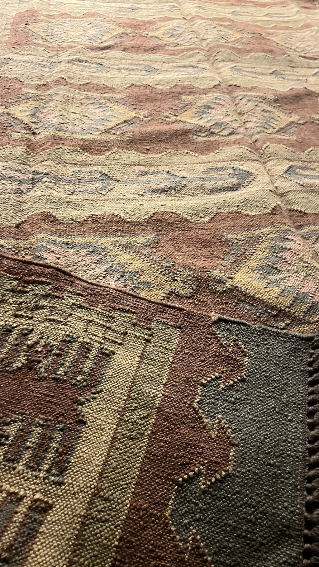 Handwoven Anatolian Kilim Rug – 199x307 cm – Wool Tribal Area Rug – Earth Tone Natural Design