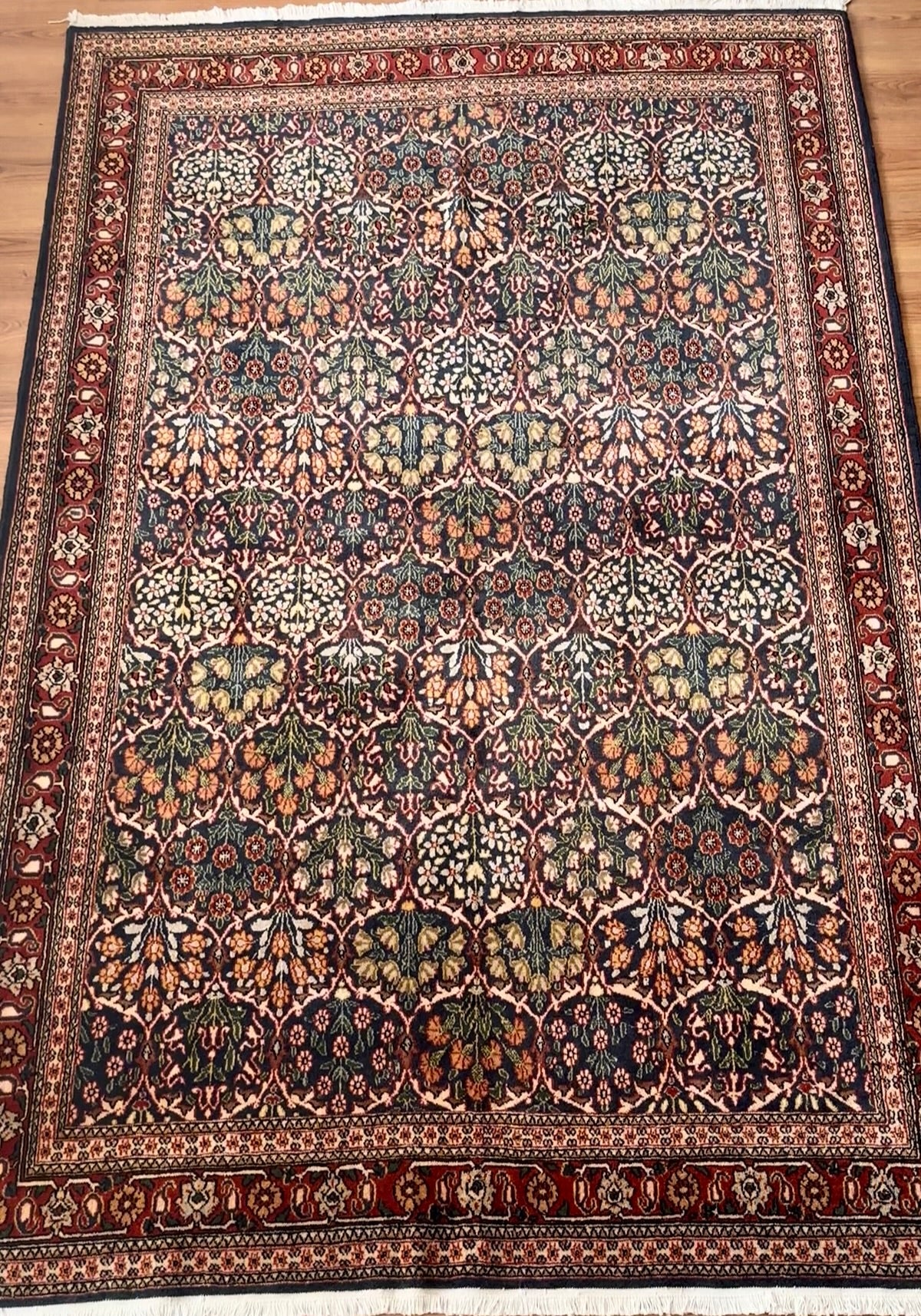 Hereke Handwoven Wool Rug – 160×250 cm | Classic Turkish Floral Carpet