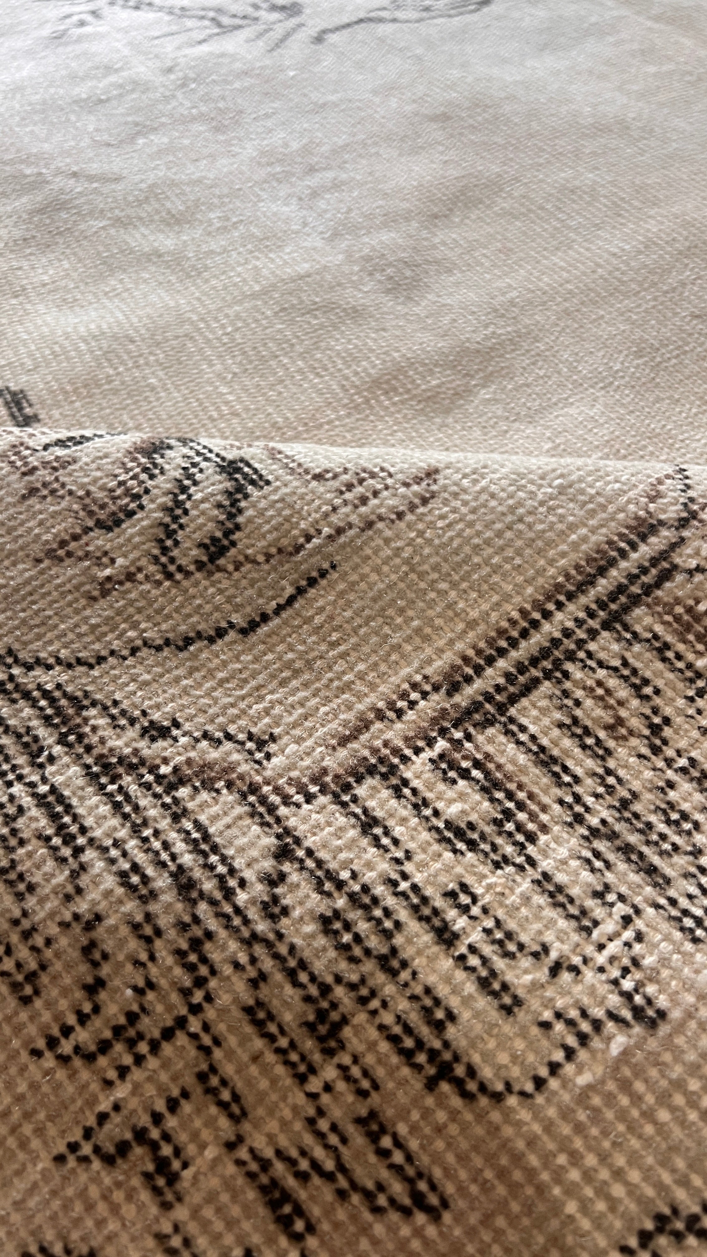 Vintage Isparta Turkish Rug 190x302 cm – Handwoven Wool Large Area Rug – Neutral Floral Carpet