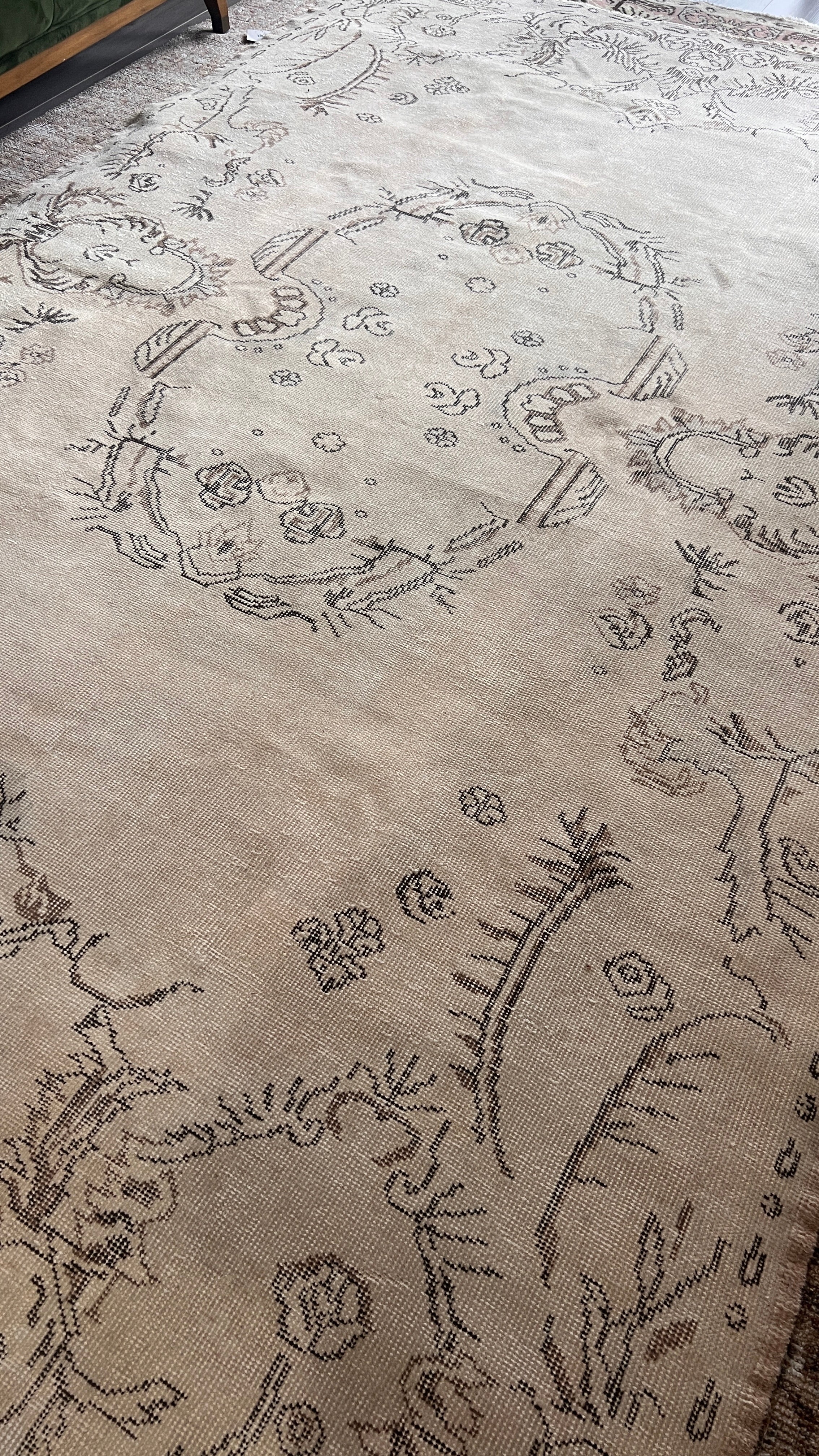 Vintage Isparta Turkish Rug 190x302 cm – Handwoven Wool Large Area Rug – Neutral Floral Carpet