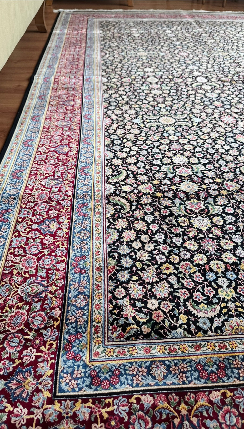 Lüks Modal İpek Halı – 200×300 cm | İran Tarzı Çiçek Desenli Halı