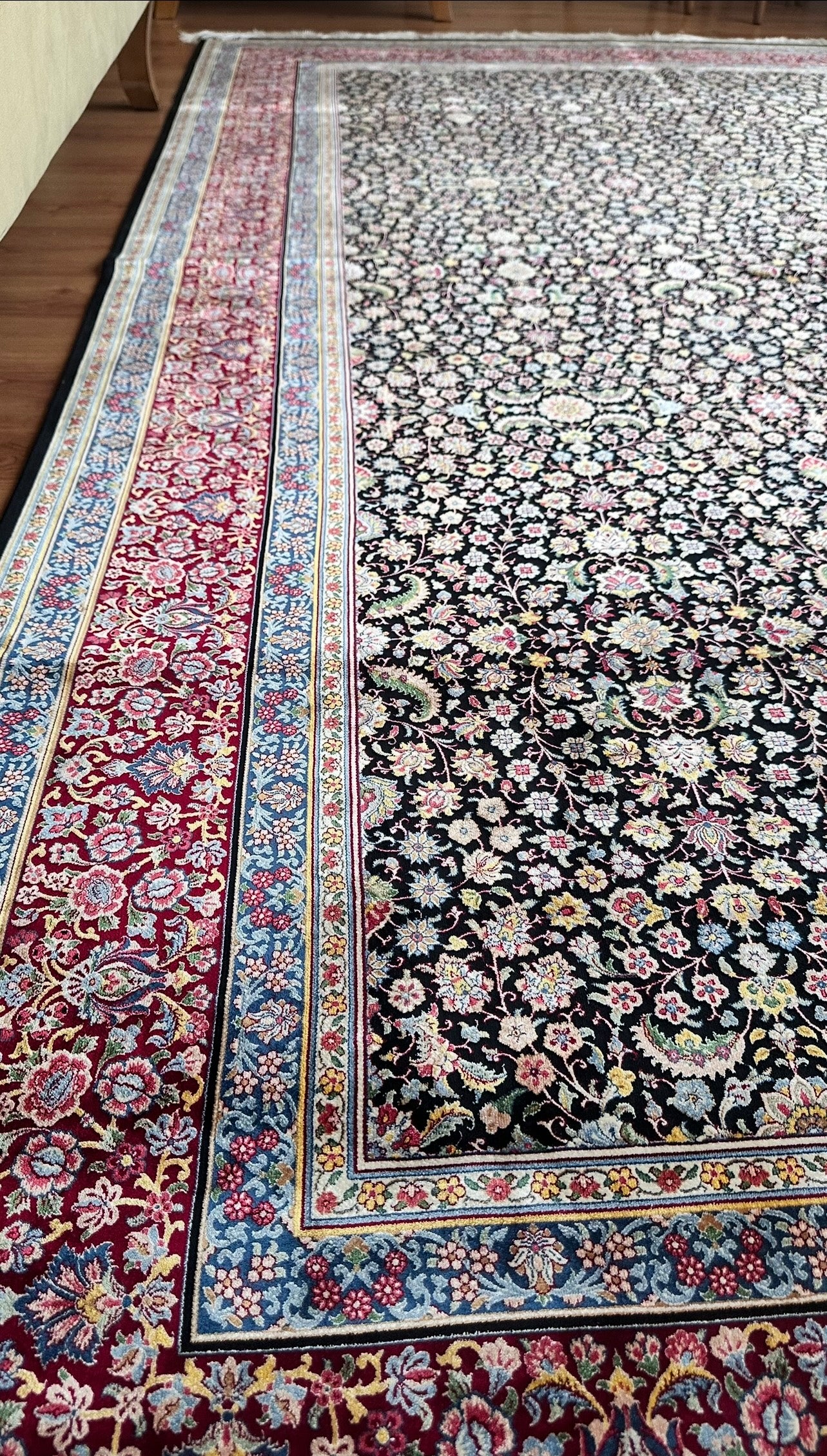 Luxury Modal Silk Rug – 200×300 cm | Persian Style Floral Carpet