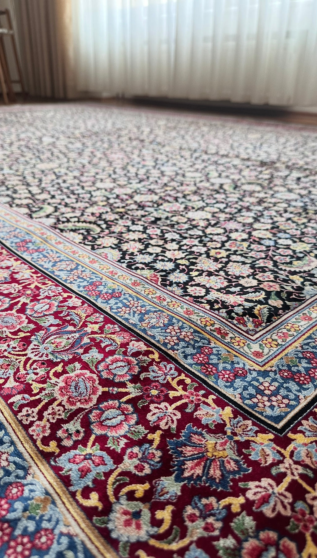 Lüks Modal İpek Halı – 200×300 cm | İran Tarzı Çiçek Desenli Halı