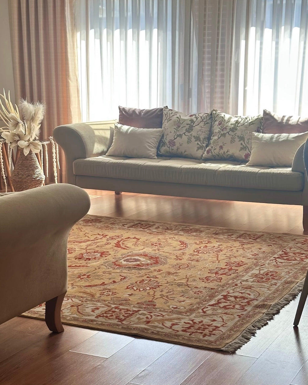 Luxury Uşak Wool Rug – 220×330 cm | Handwoven Turkish Carpet