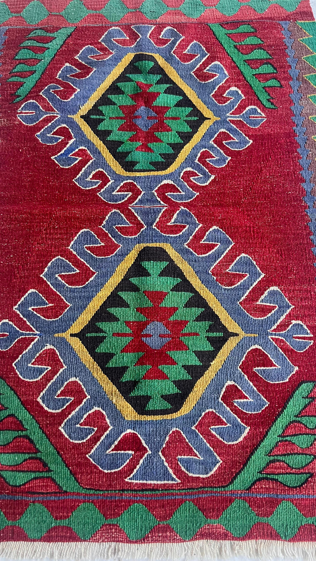 Handmade Turkish Uşak Kilim – 93 × 134 cm