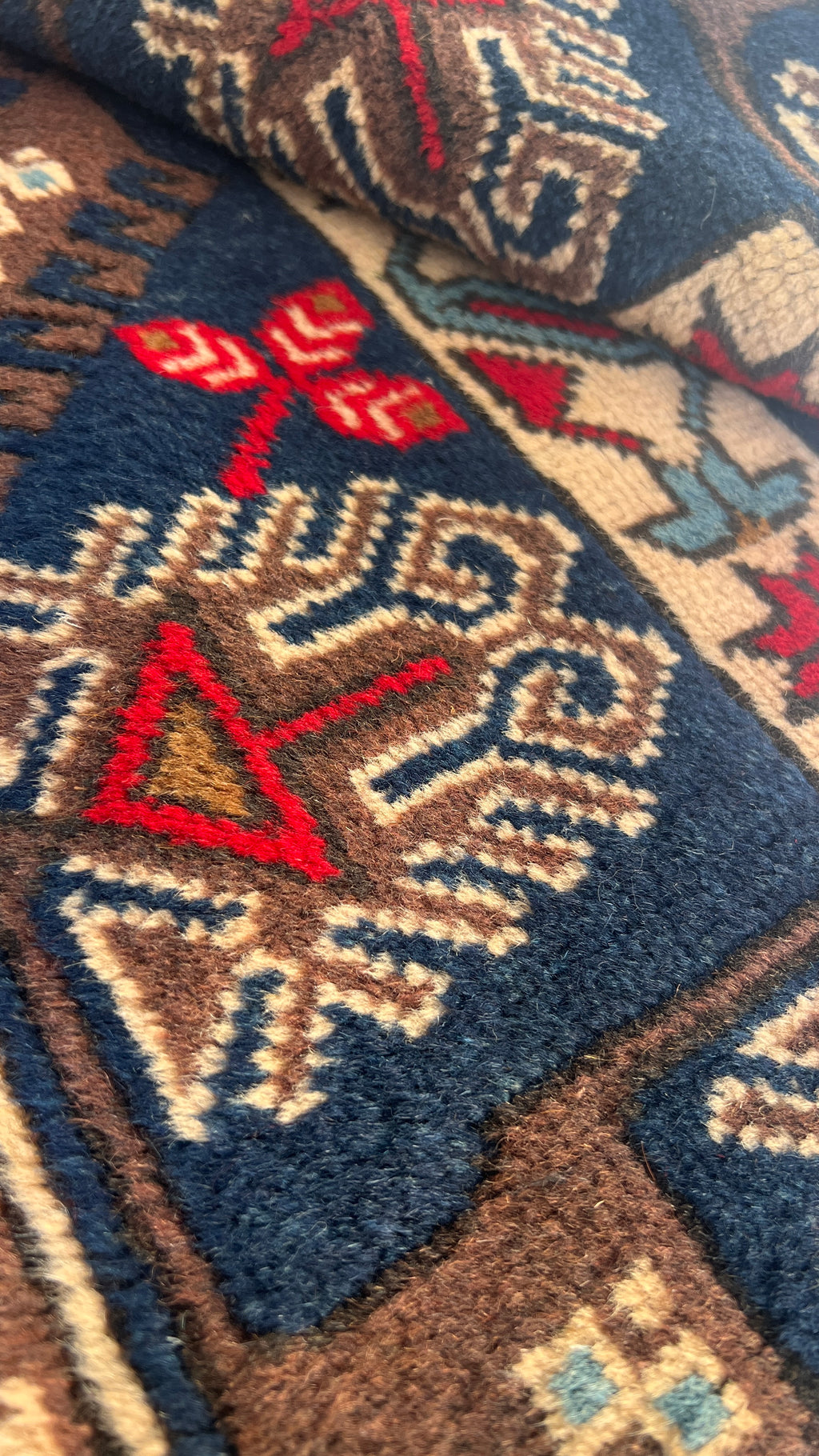 Handmade Turkish Döşemealtı Rug – 200x300 cm