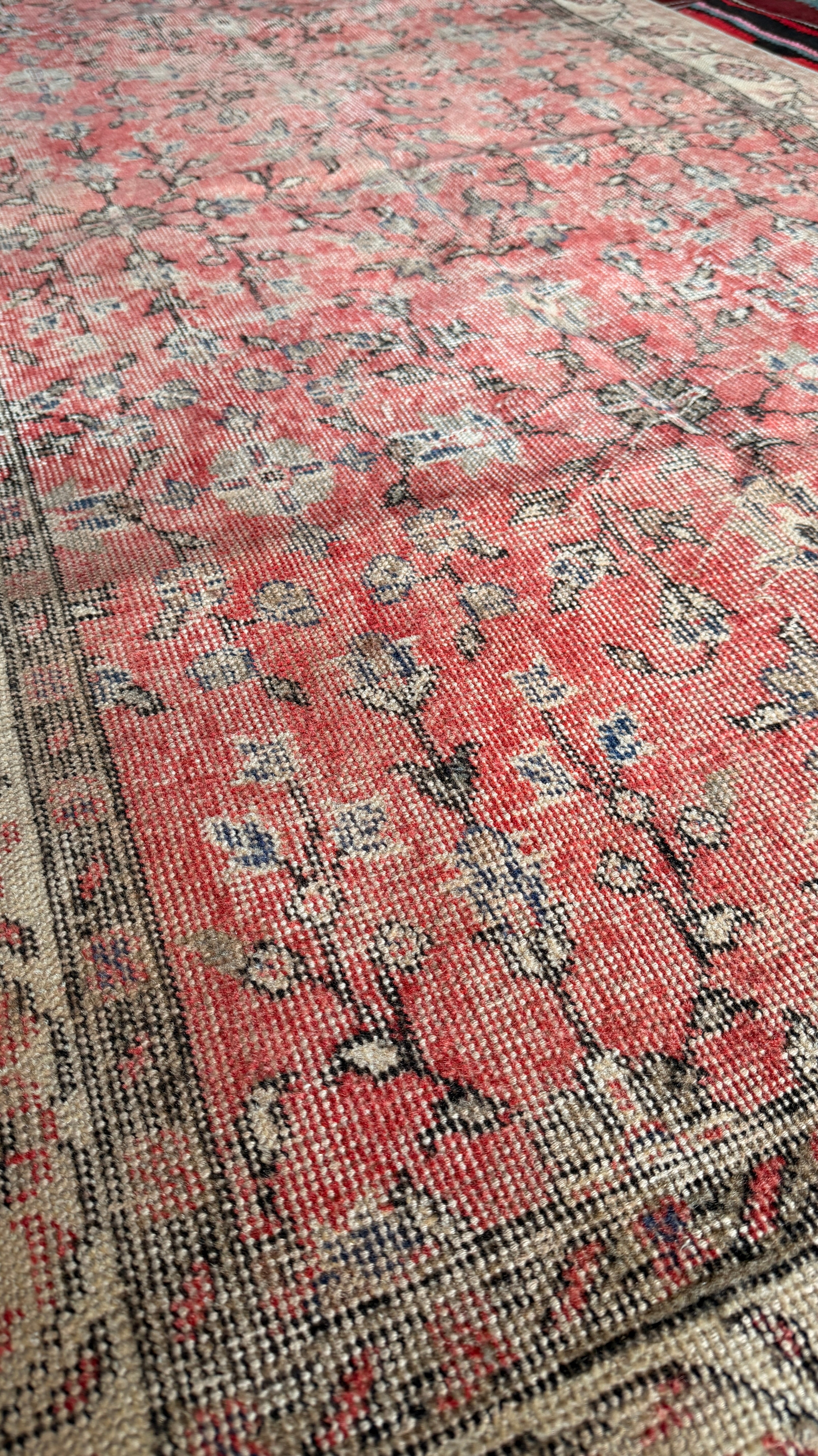 Vintage Turkish Rug 111x209 cm – Handmade Wool Soft Faded Coral Oushak Style Carpet
