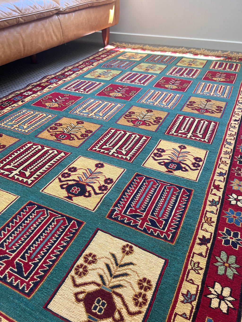 Handwoven Sumak Kilim Rug – 125×210 cm| Handwoven Wool Kilim