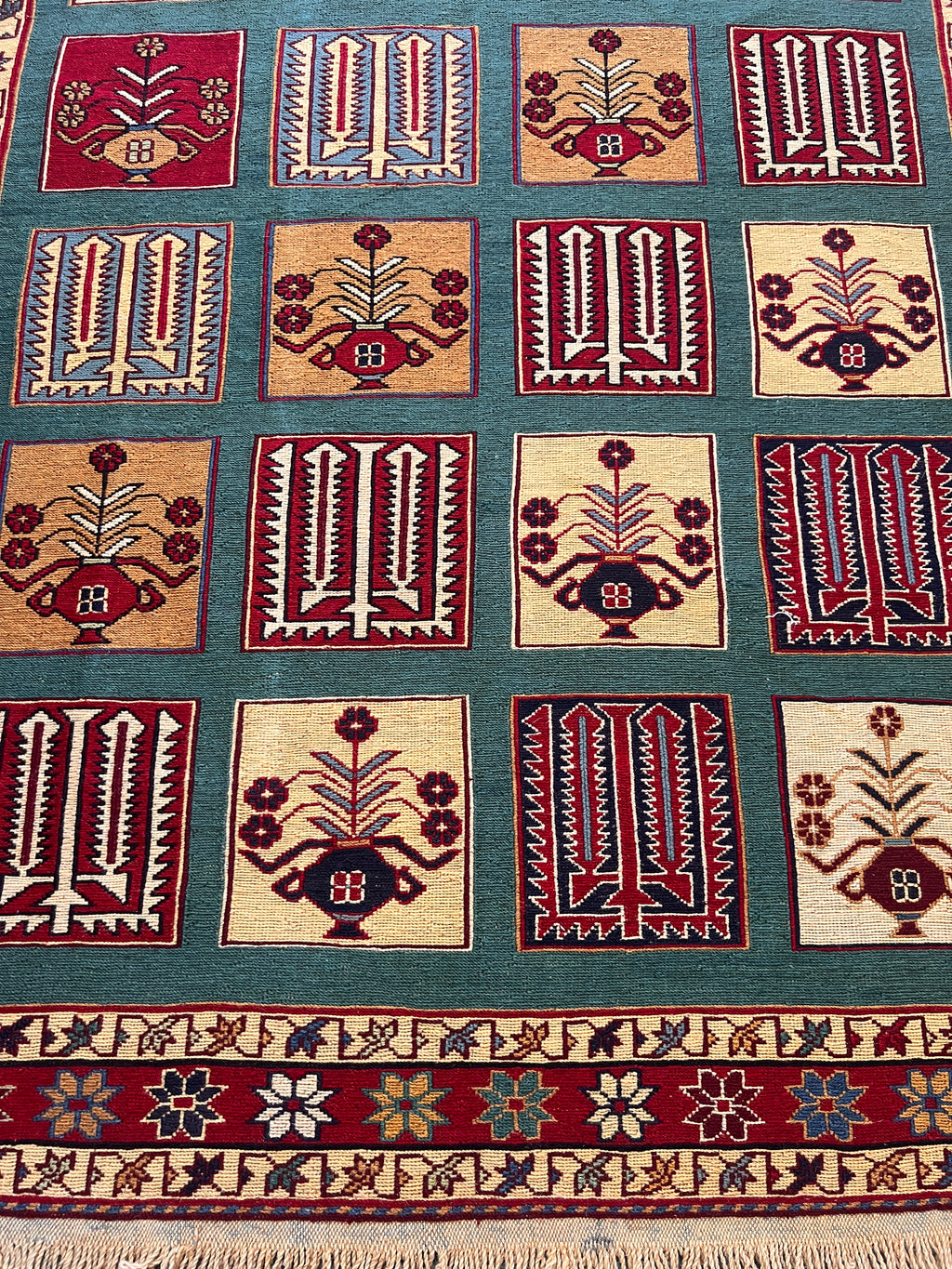 Handwoven Sumak Kilim Rug – 125×210 cm| Handwoven Wool Kilim