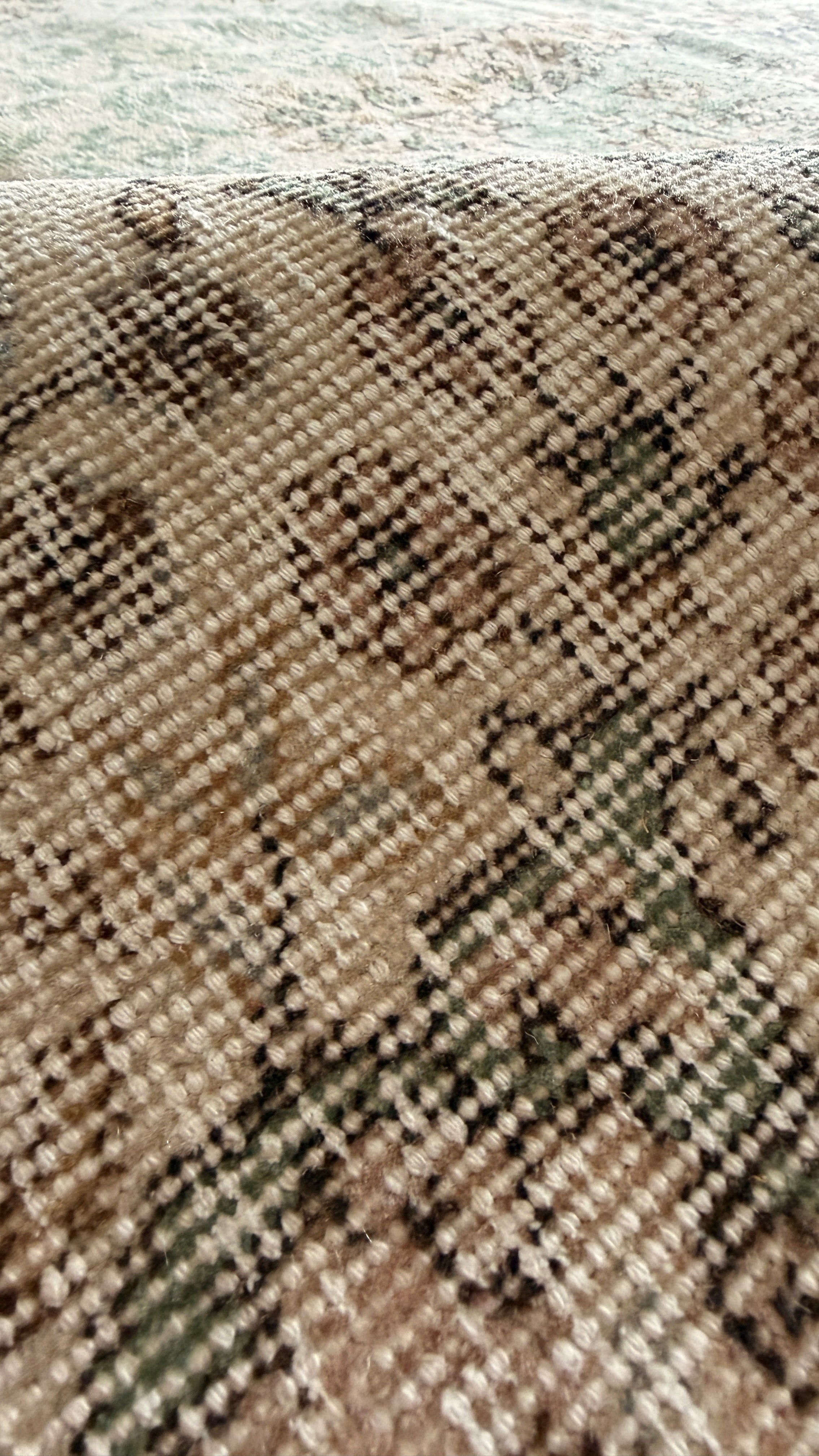 Handwoven Wool Rug – 163x259 cm – Vintage Look Medallion – Neutral Ivory Sage Green Carpet