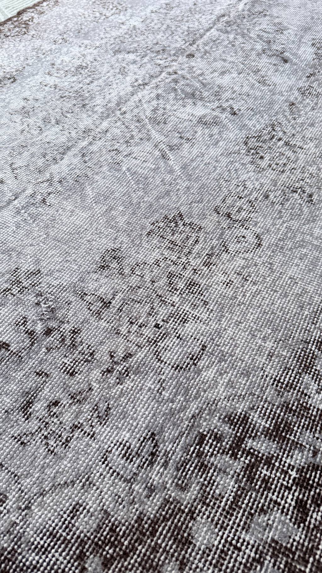 Vintage Washed Turkish Rug – 120 × 204 cm – Soft Neutral Oushak Style – Handmade Wool Carpet