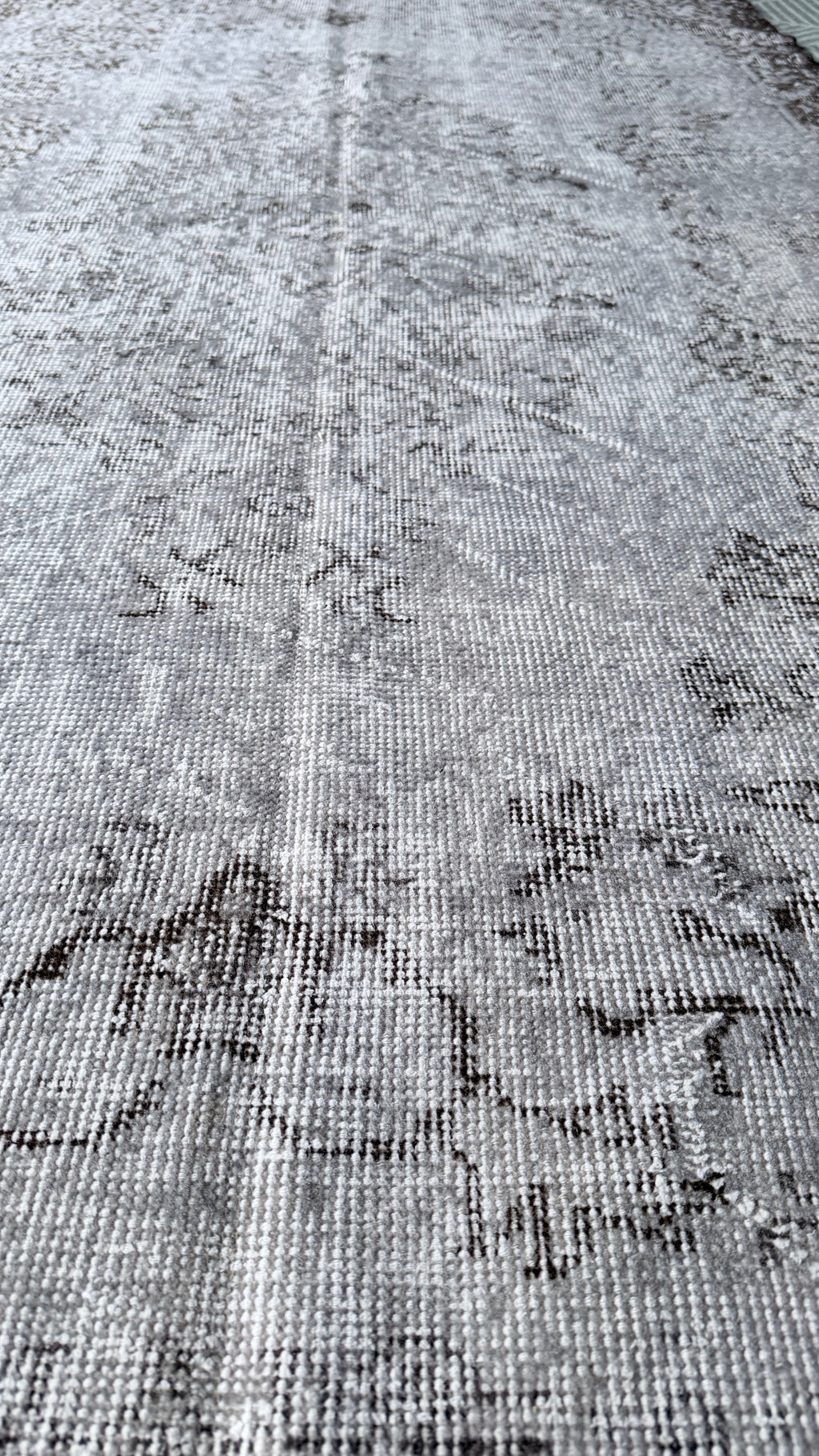 Vintage Washed Turkish Rug – 120 × 204 cm – Soft Neutral Oushak Style – Handmade Wool Carpet