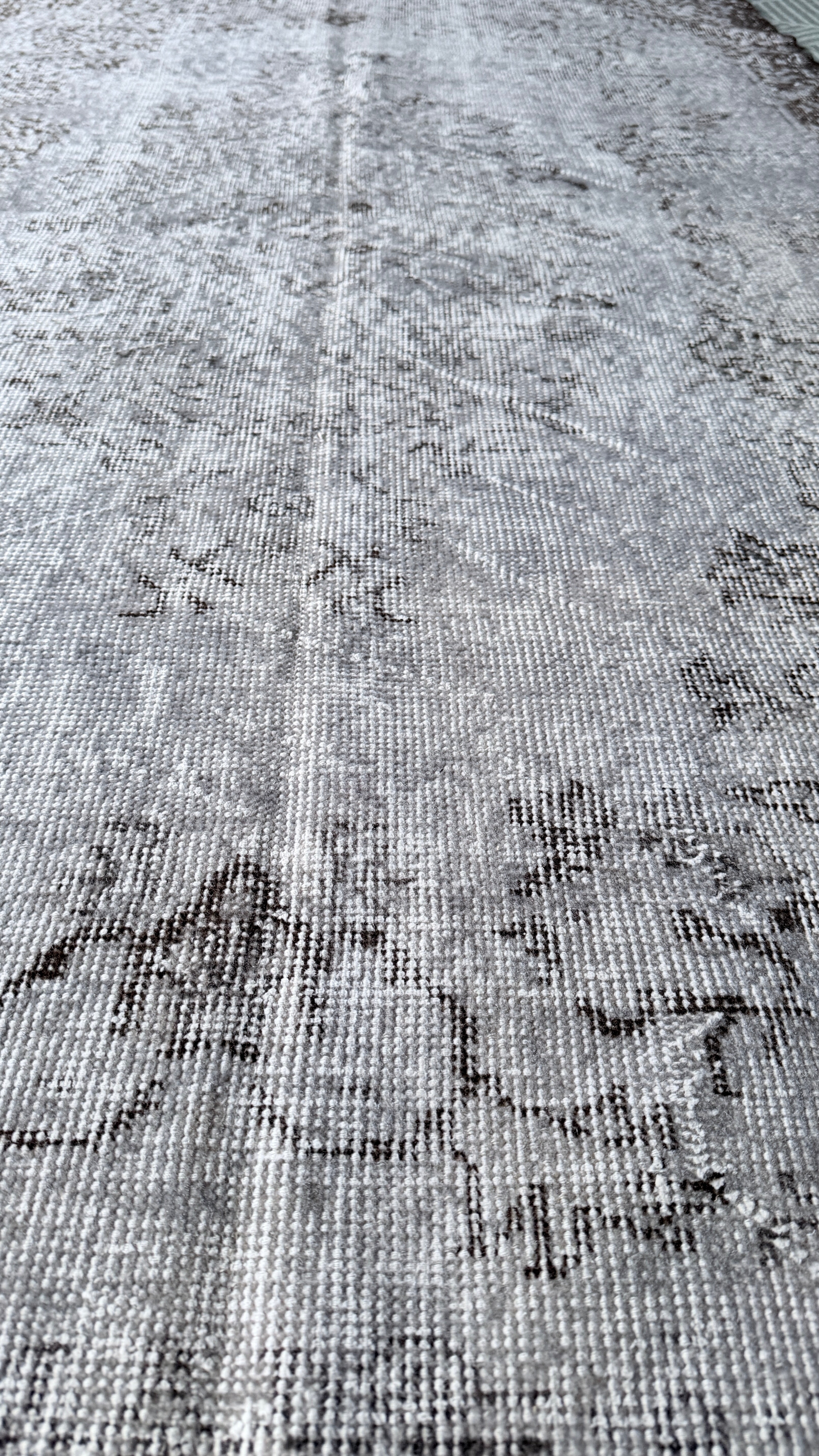 Vintage Washed Turkish Rug – 120 × 204 cm – Soft Neutral Oushak Style – Handmade Wool Carpet