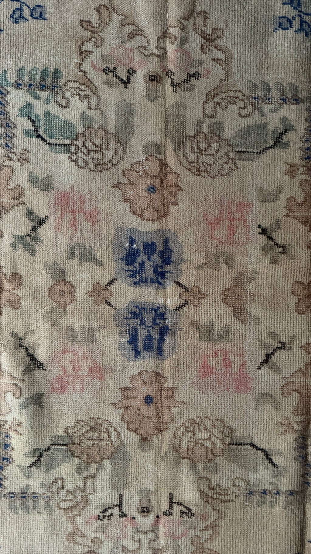 Vintage Look Turkish Rug – 159 × 259 cm | Soft Neutral Distressed Wool Rug