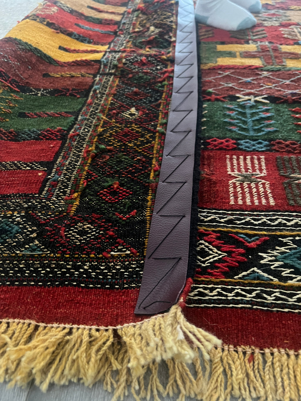 Turkish Kilim Rug – 133 × 192 cm – Handmade Wool – Raised Relief Weave – Anatolian Tribal Decor