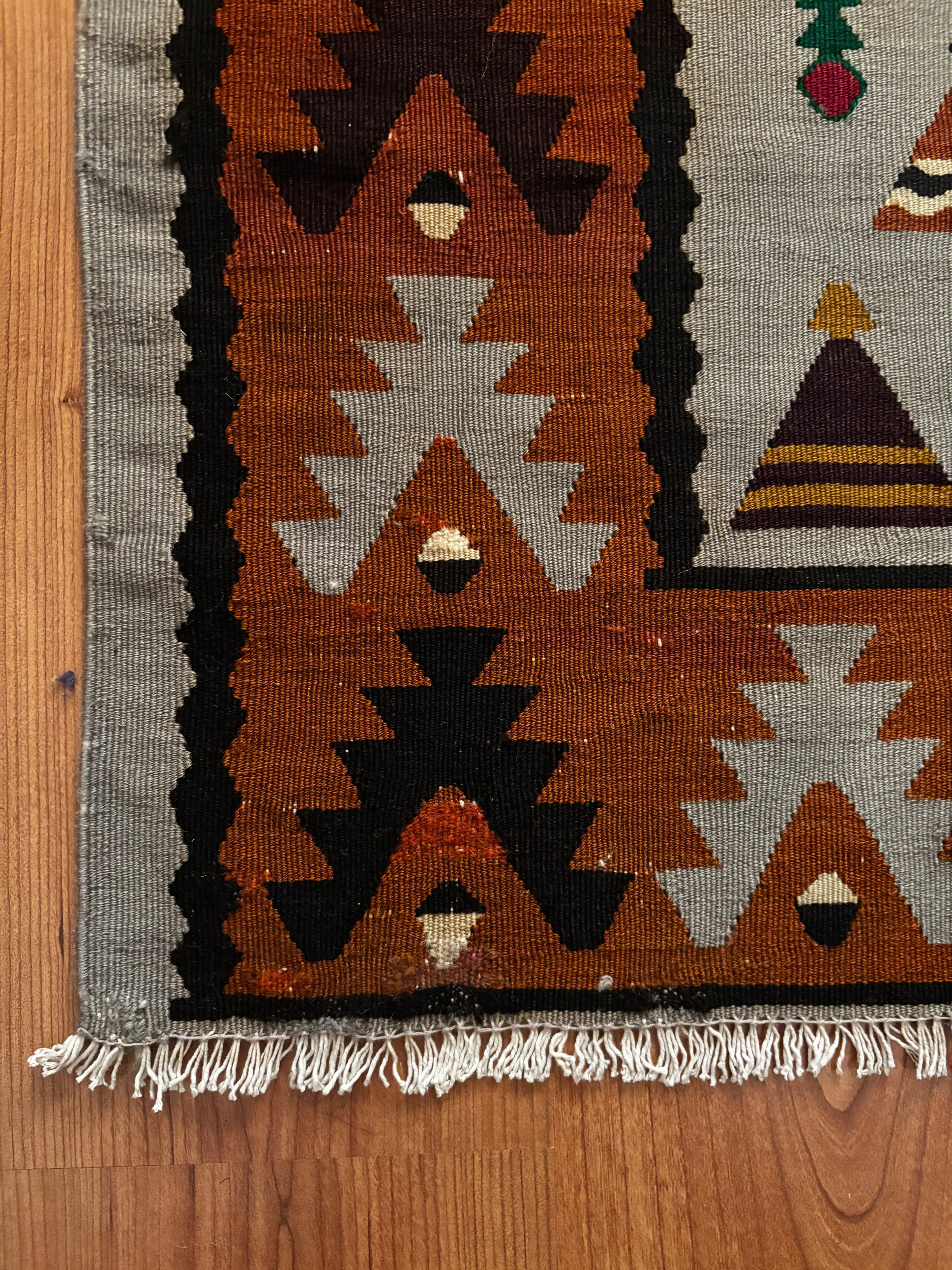 100 × 150 cm | Handmade Yugoslav Pirot Wool Kilim