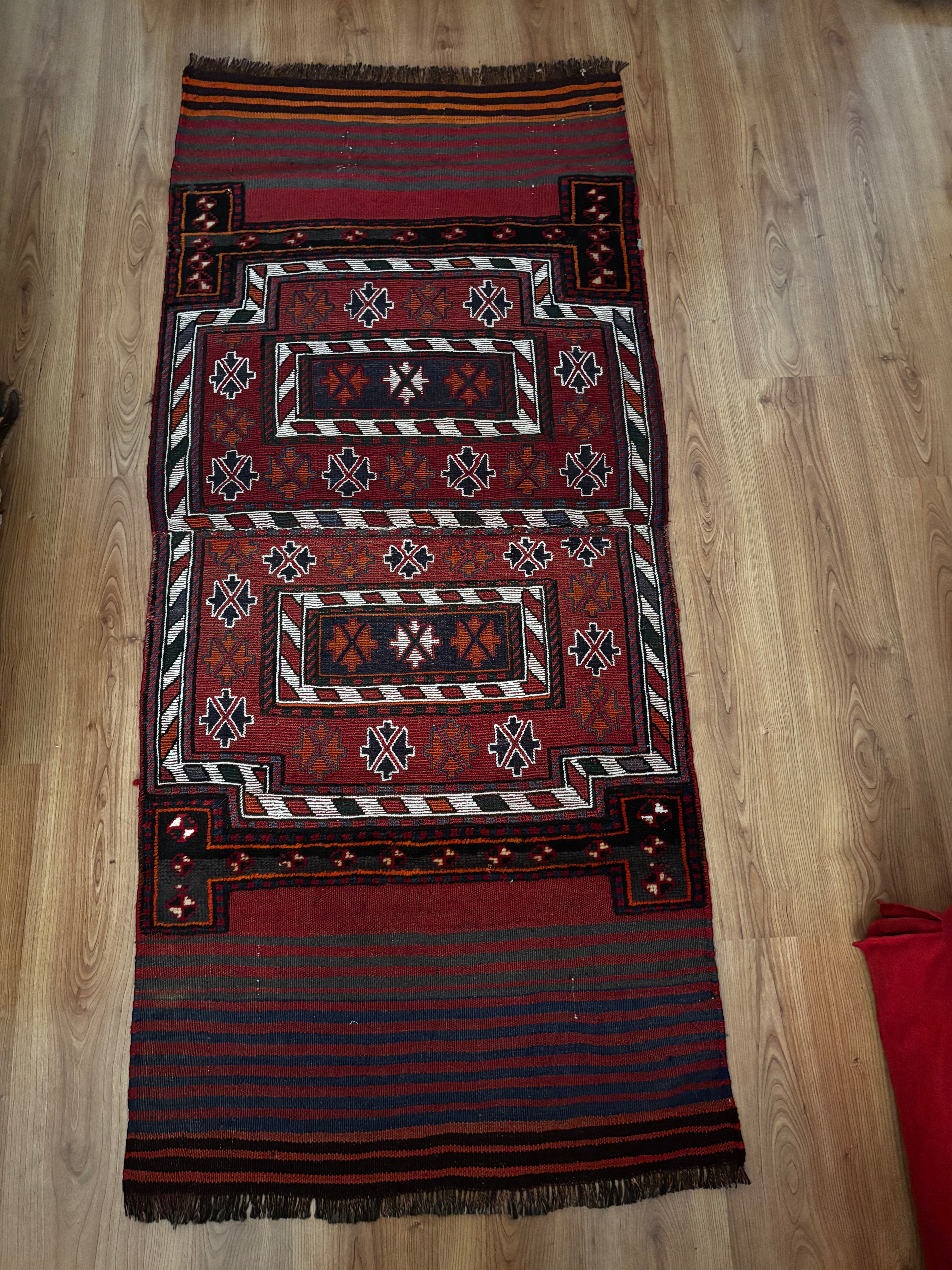 85 × 195 cm | Handmade Iranian Bahtiyari Kilim