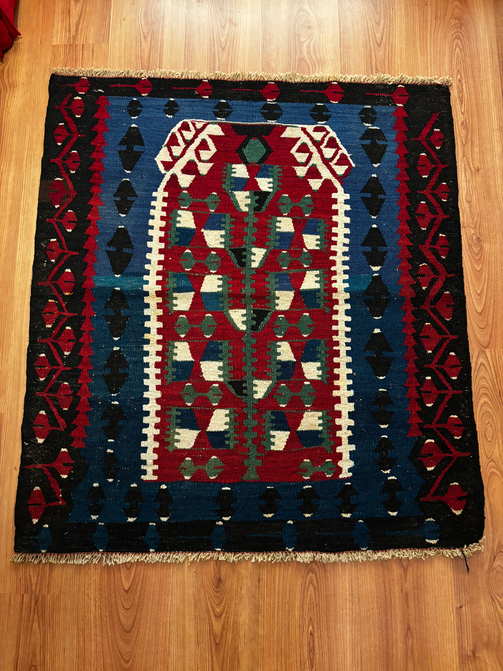 99 × 112 cm | Authentic Handmade Turkish Wool Kilim