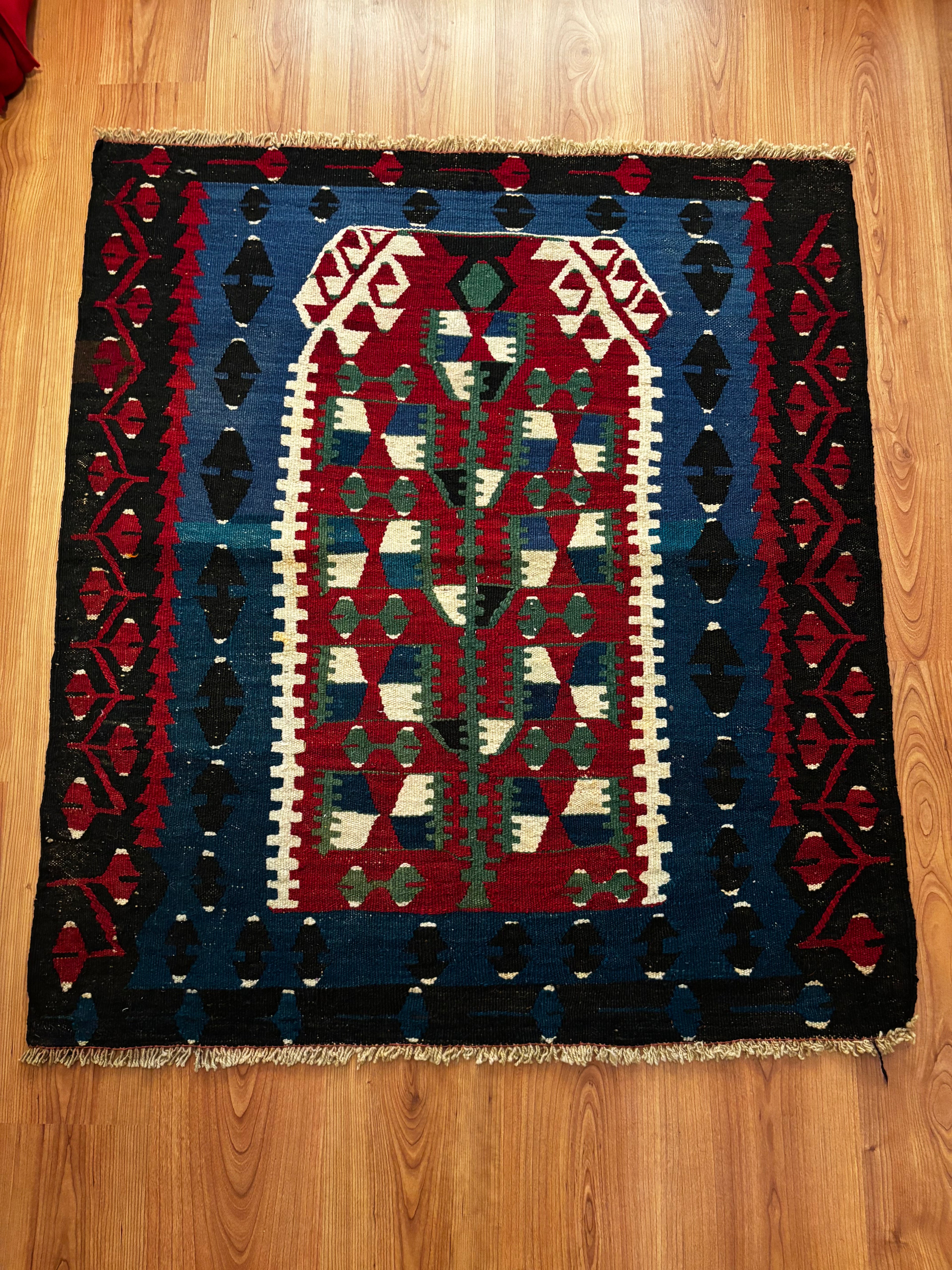 99 × 112 cm | Authentic Handmade Turkish Wool Kilim