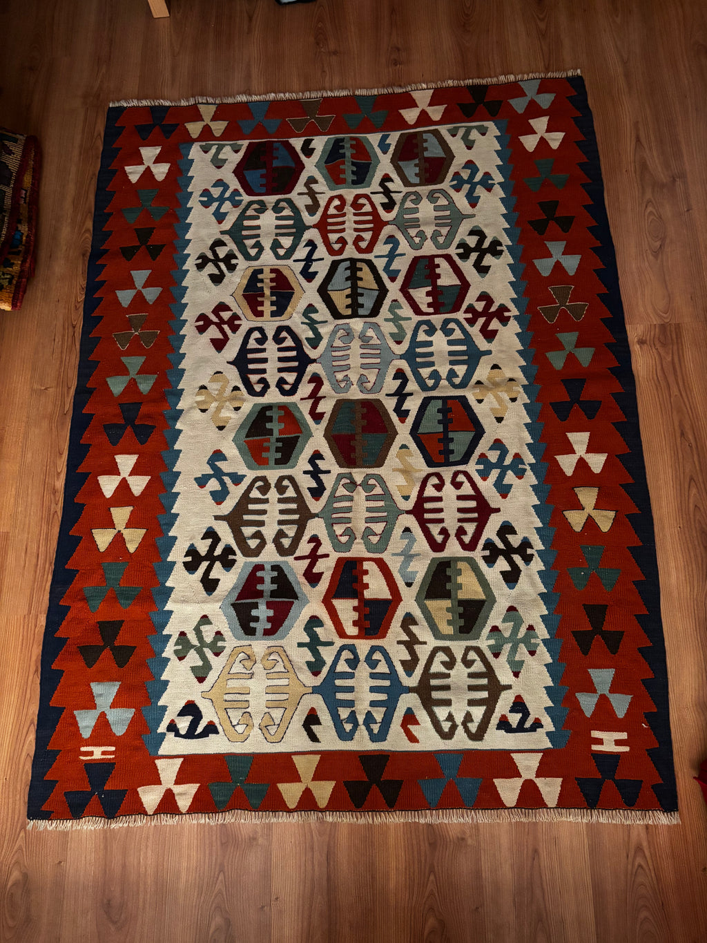 123 × 170 cm Handmade Denizli Kilim – Vintage Turkish Wool Flatweave Carpet